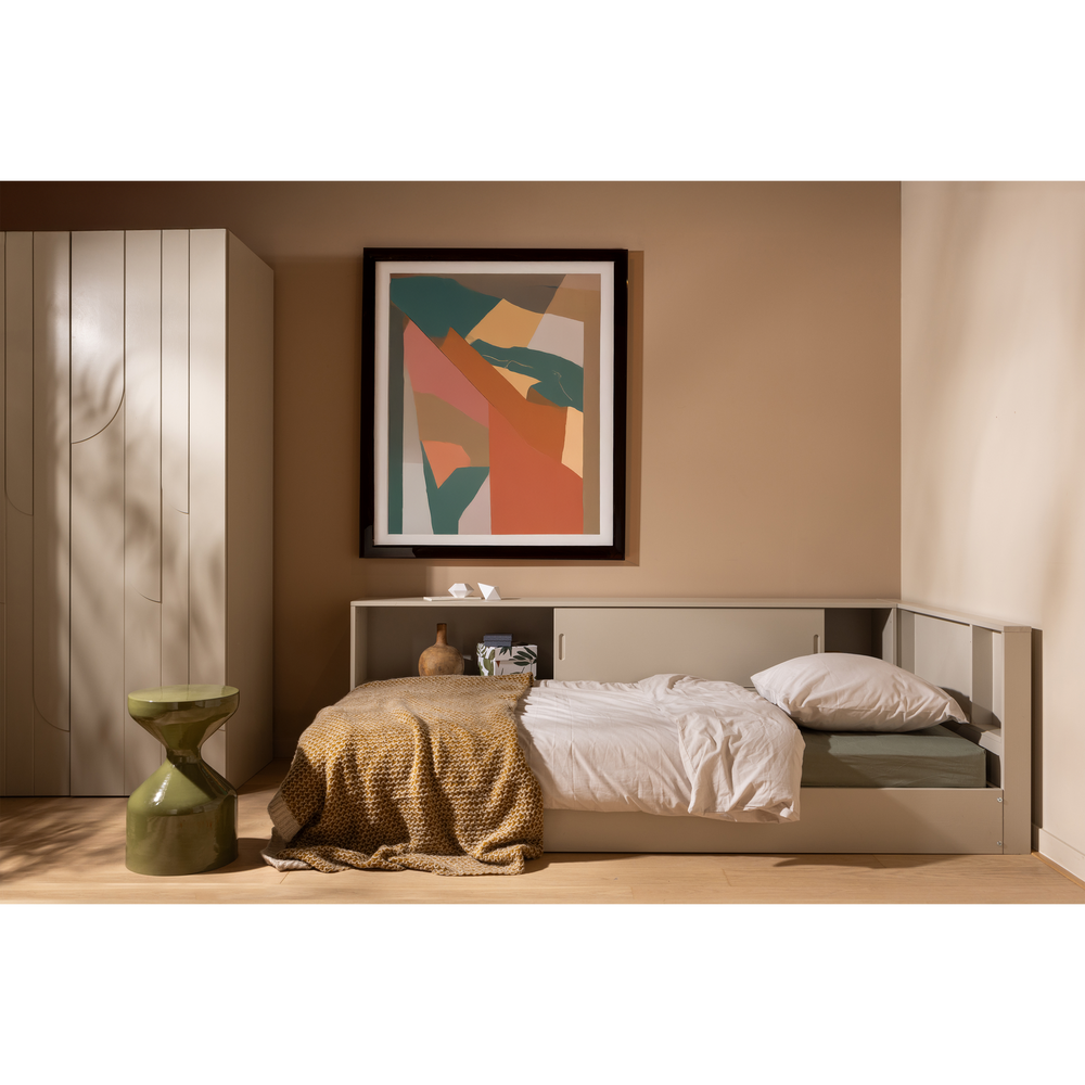 Kampinė lova CARTER, pušis, dulkių pilka