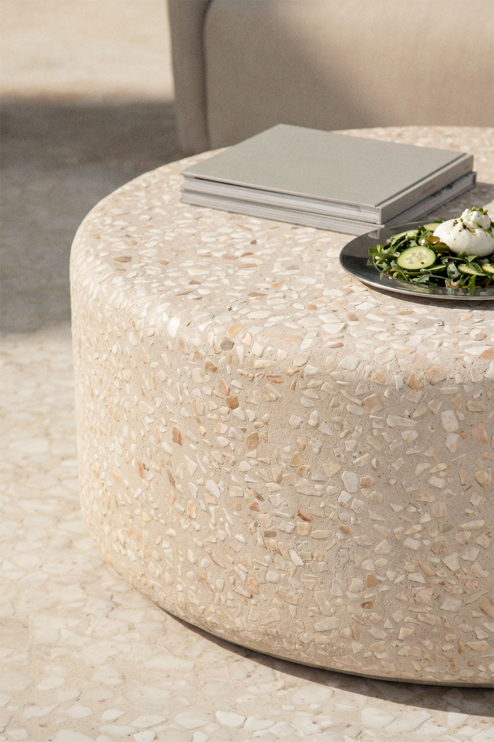 Apvalus lauko staliukas TERRAZZO, bežinis terrazzo