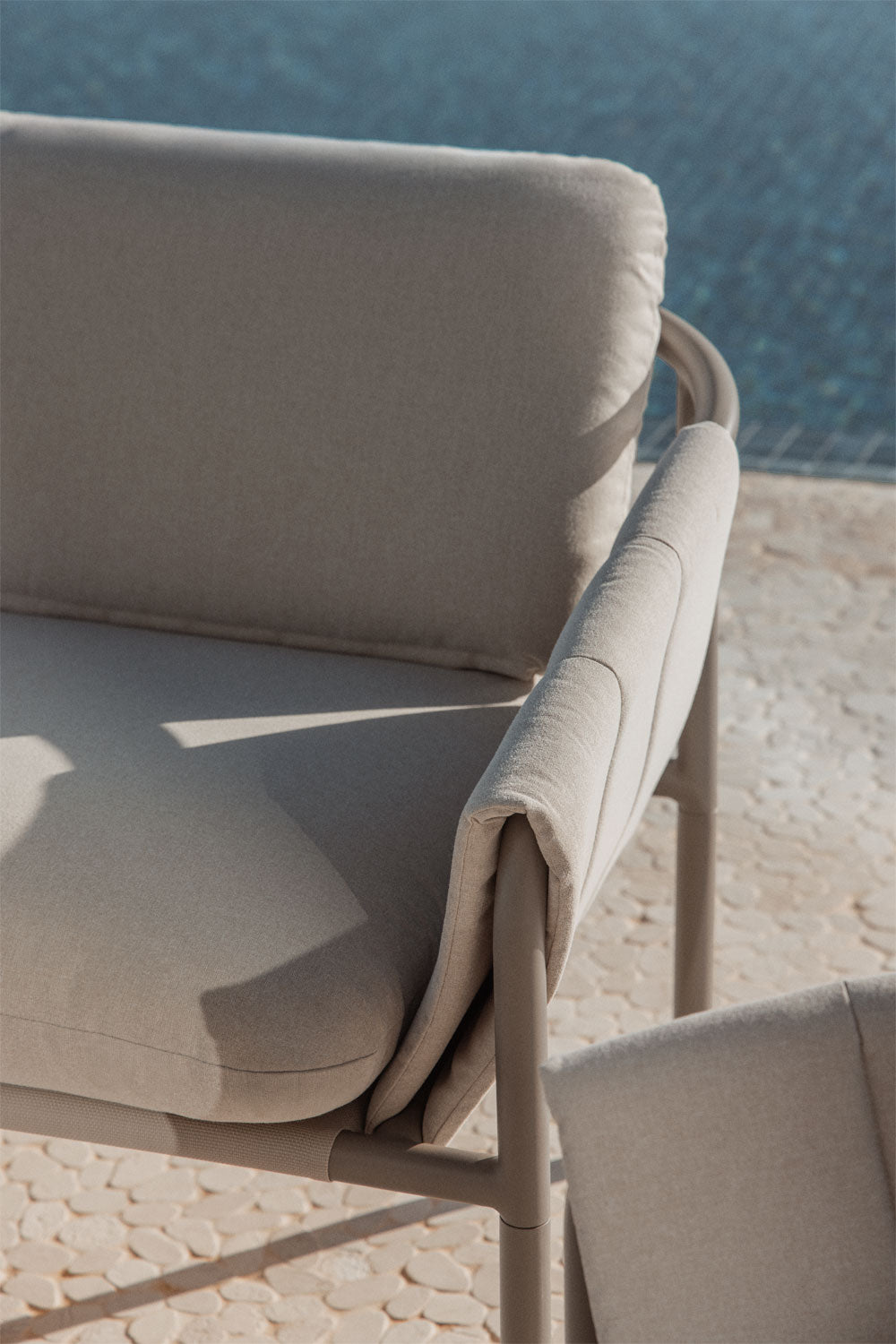 Two-seater outdoor sofa ZUNIKA, mocha brown