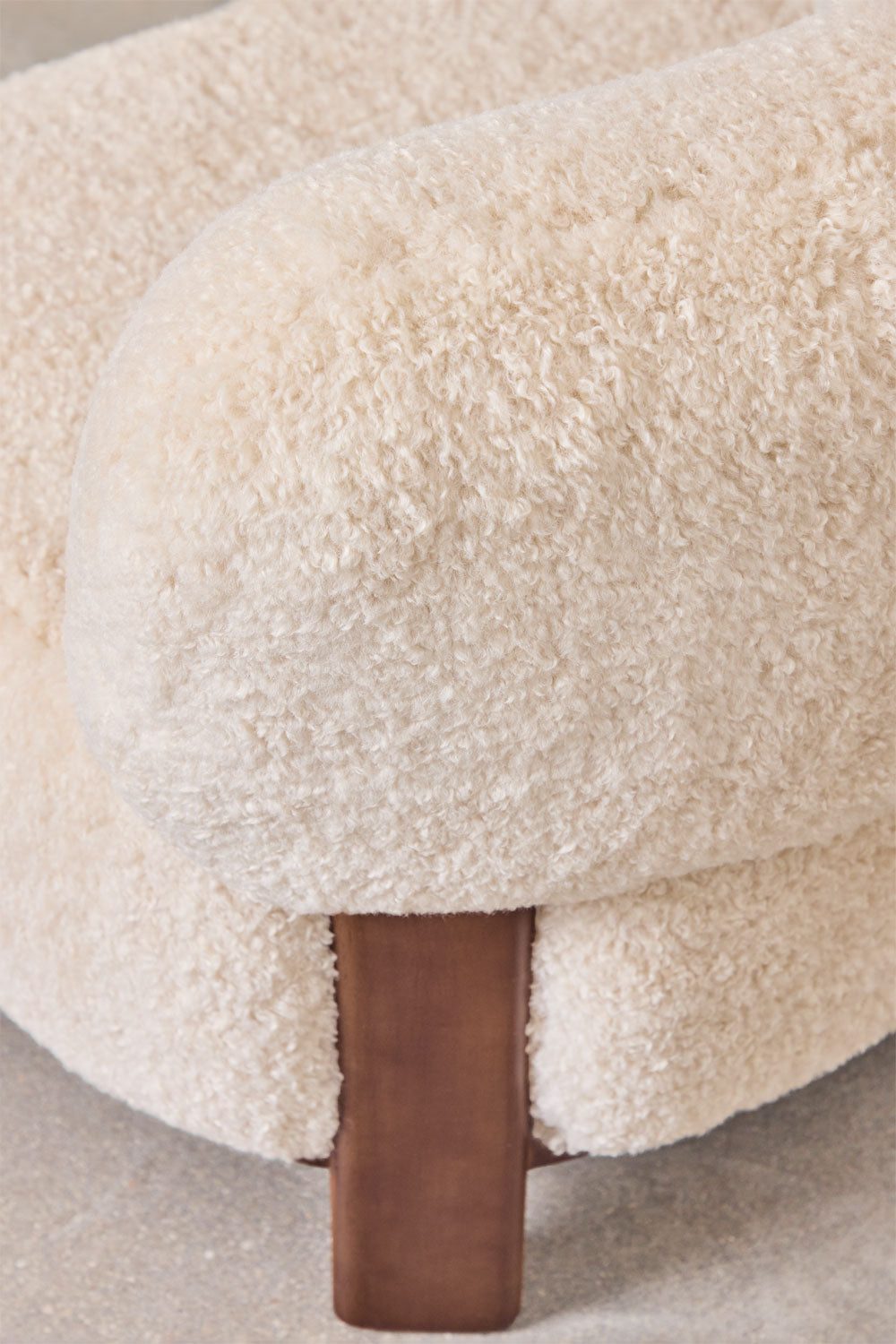 Armchair TOMMY, sheepskin