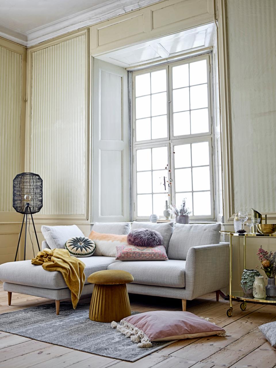 Pouf ROBERTA, yellow polyester