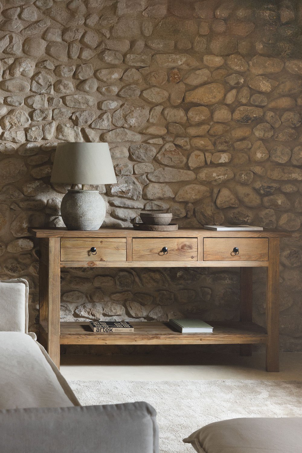 Konsolė KIRENA 170x45 cm iš perdirbtos medienos