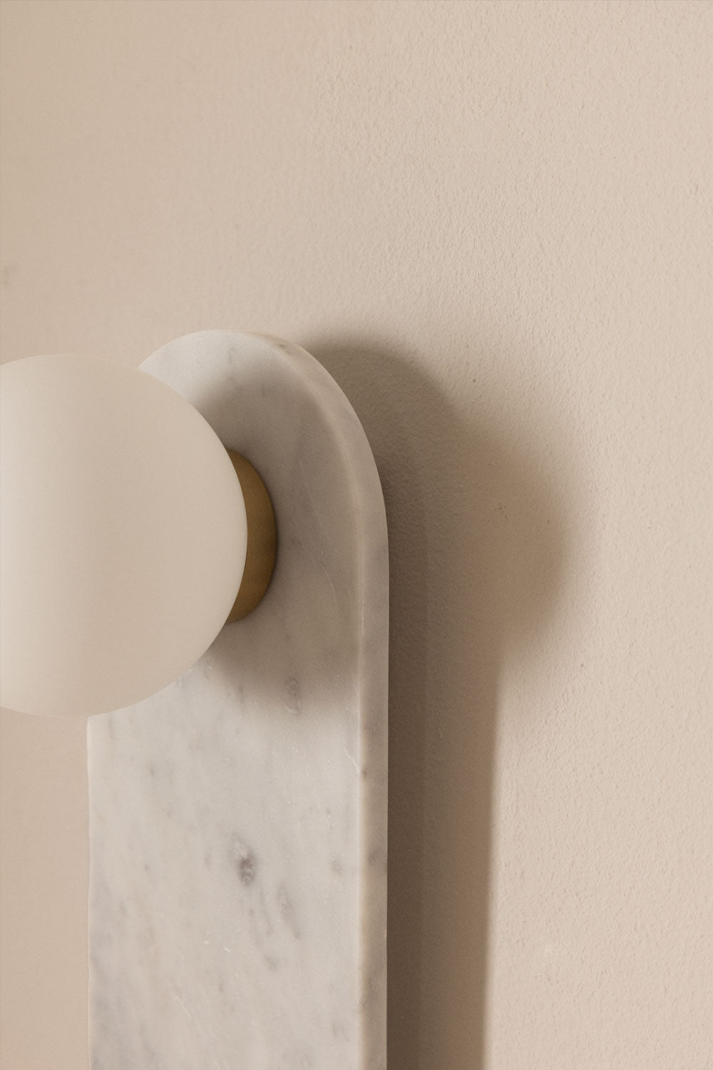 Sieninis šviestuvas ESTERA – interjere