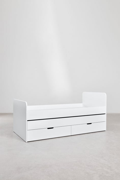 Lova JENETE, trys stalčiai