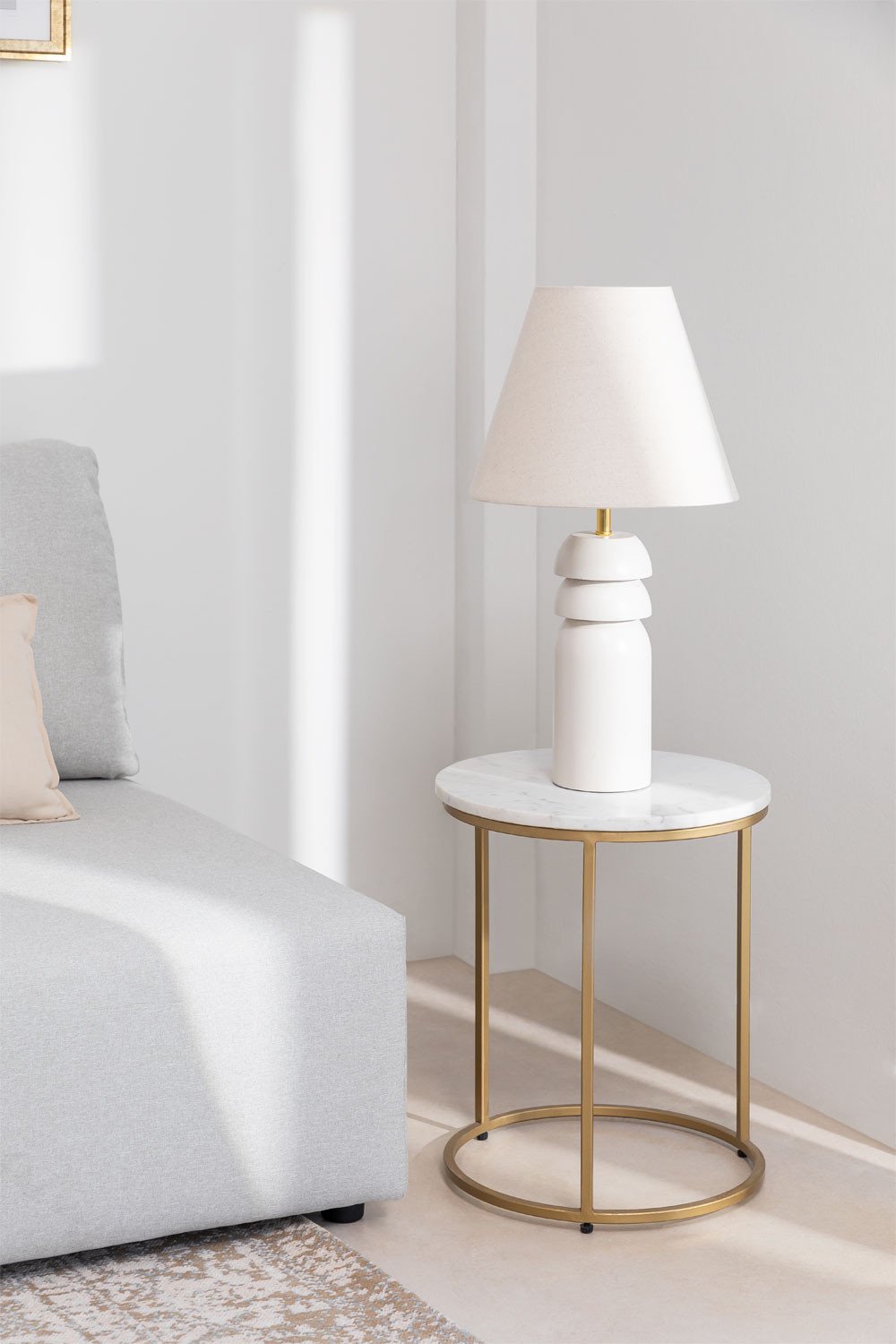 Šoninis staliukas KDUMI, marmuras ir metalas