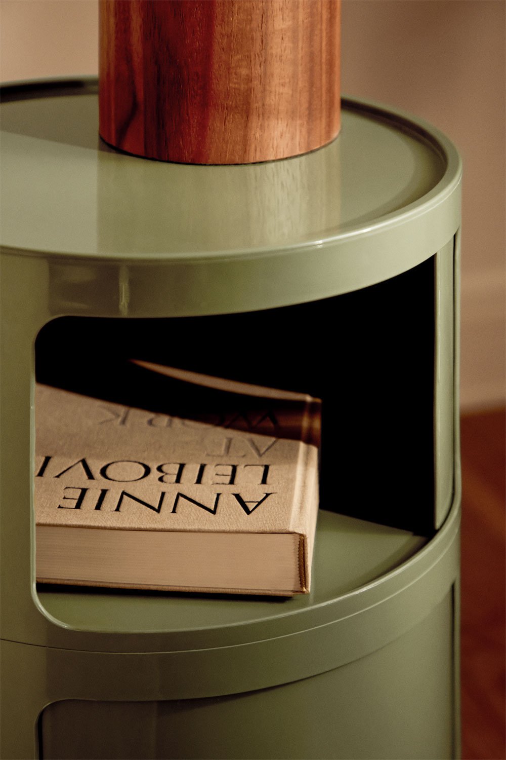 Kompaktiškas apvalus staliukas SARUORA 30 cm su paslėptu laikymu