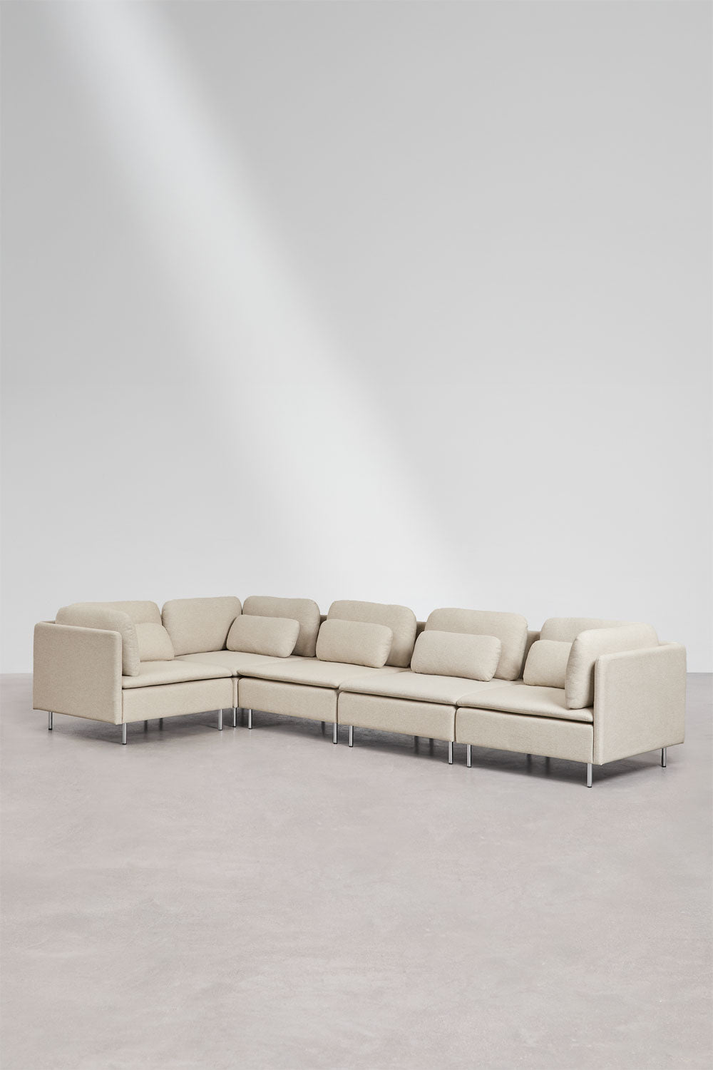 Kampinė sofa ORIOLA – interjere