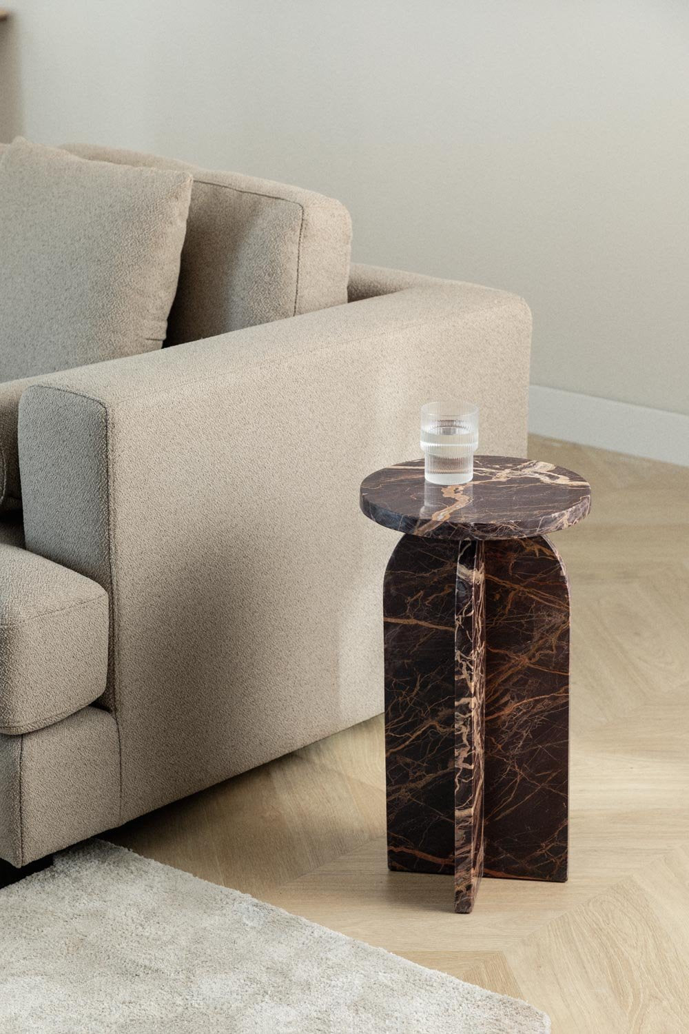 Graham šoninis staliukas Ø30 cm, raudonas marmuras