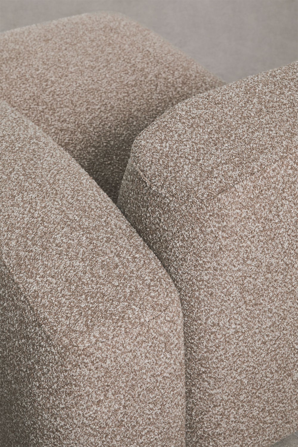 Modulinė sofa BASTIENA moderniame svetainės interjere