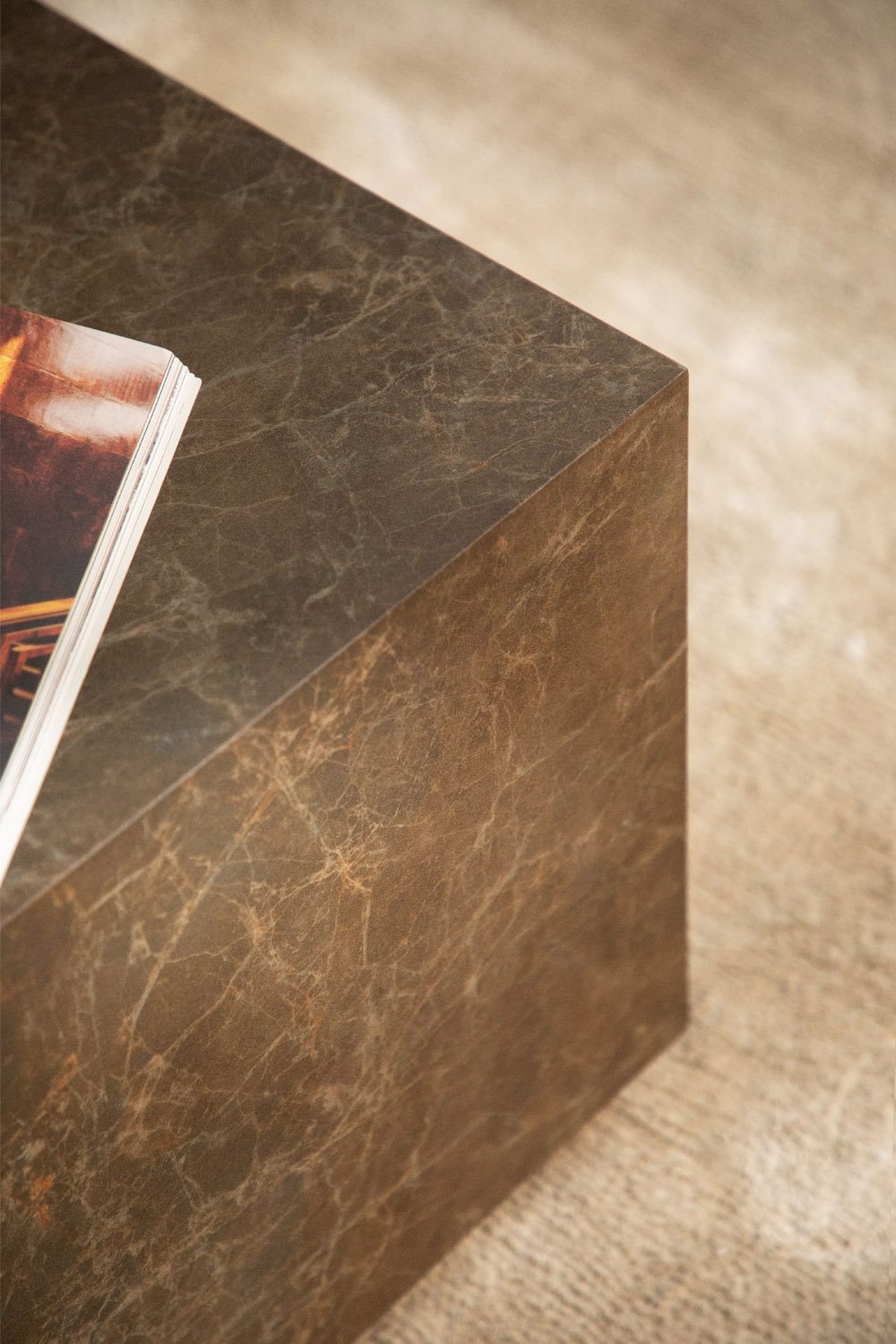 Kavos staliukas ATERU, MDF, marmuro efektas