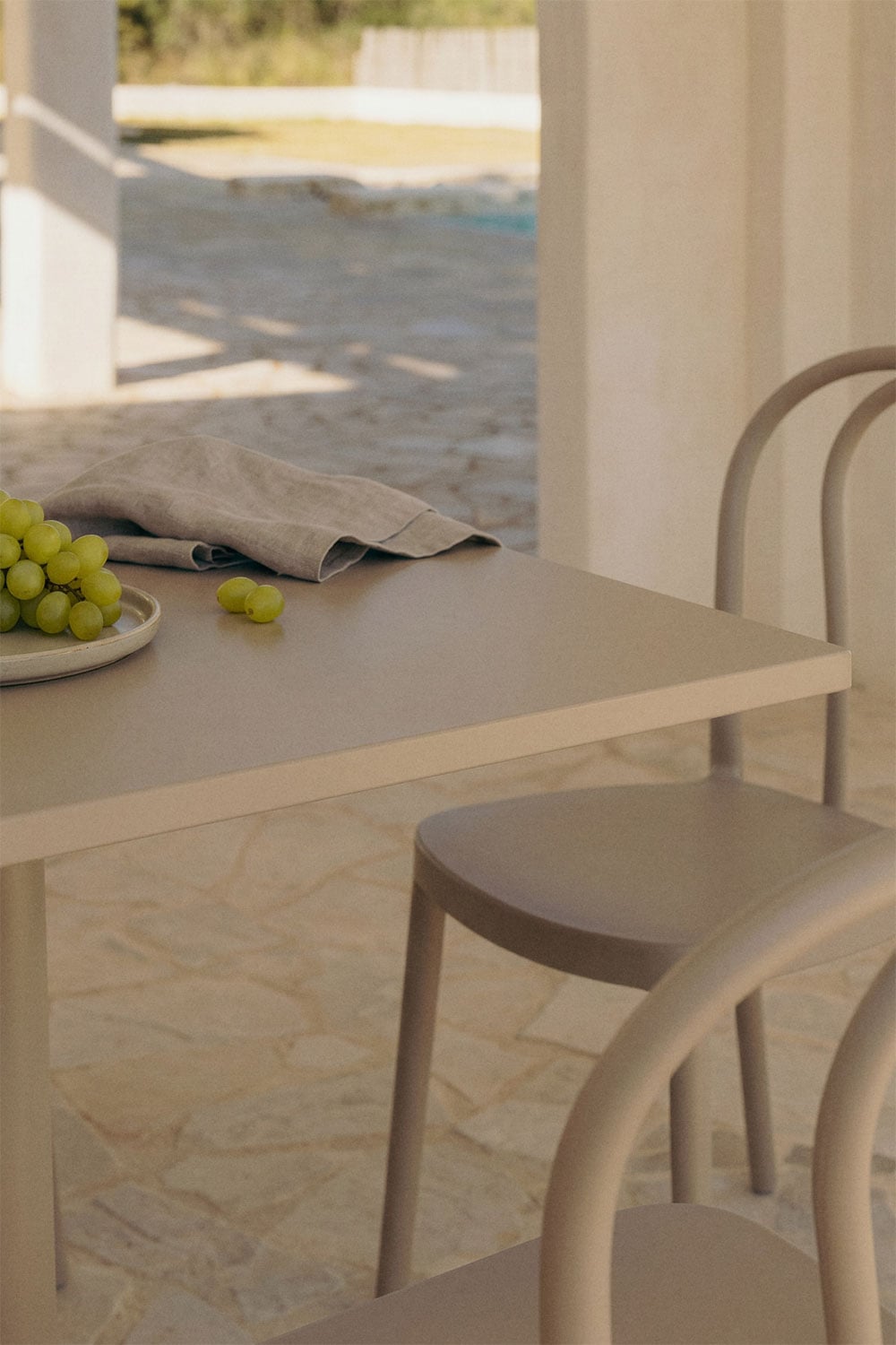 Square table MINTO, mocha brown