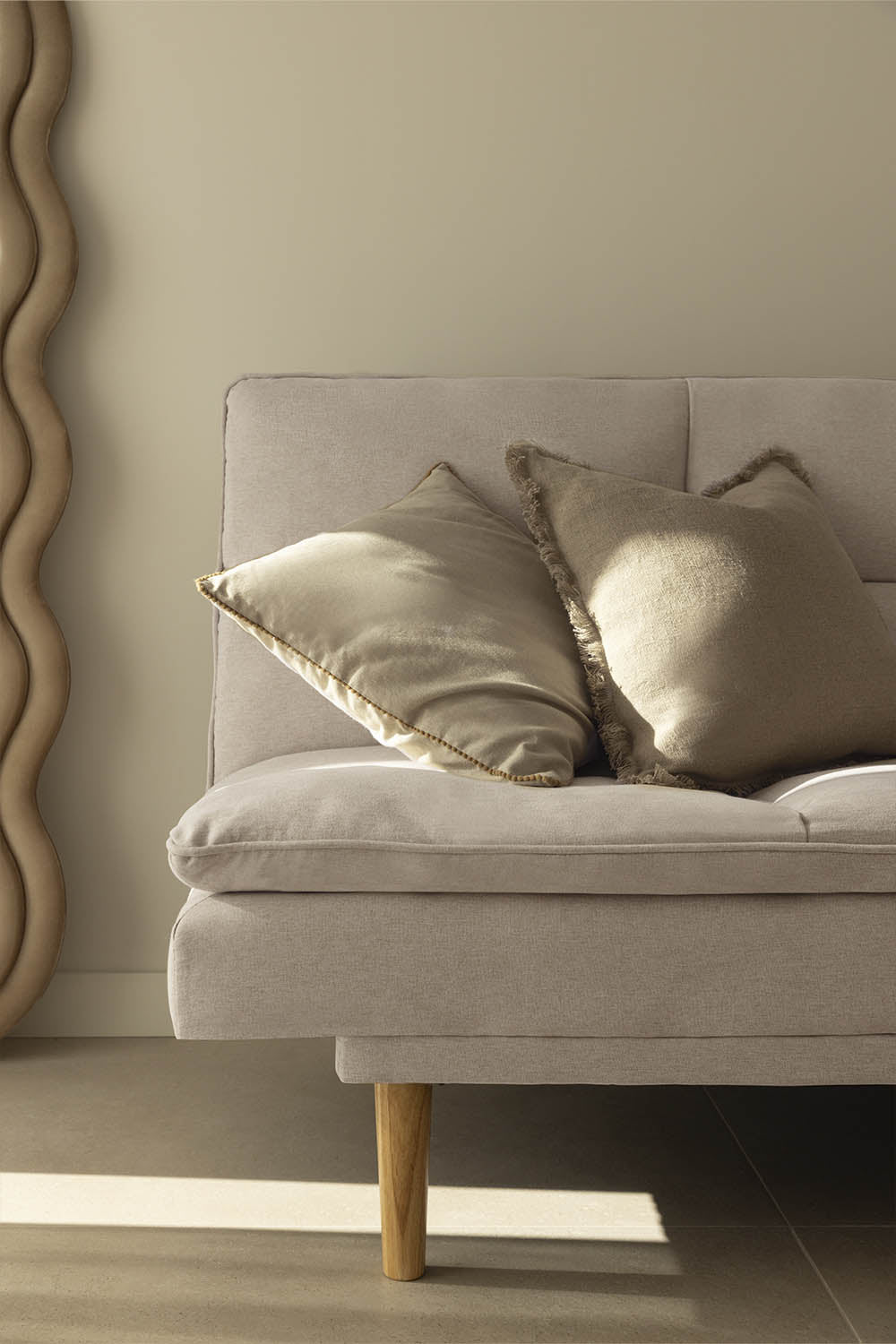 Dvivietė sofa-lova VEKA – interjere