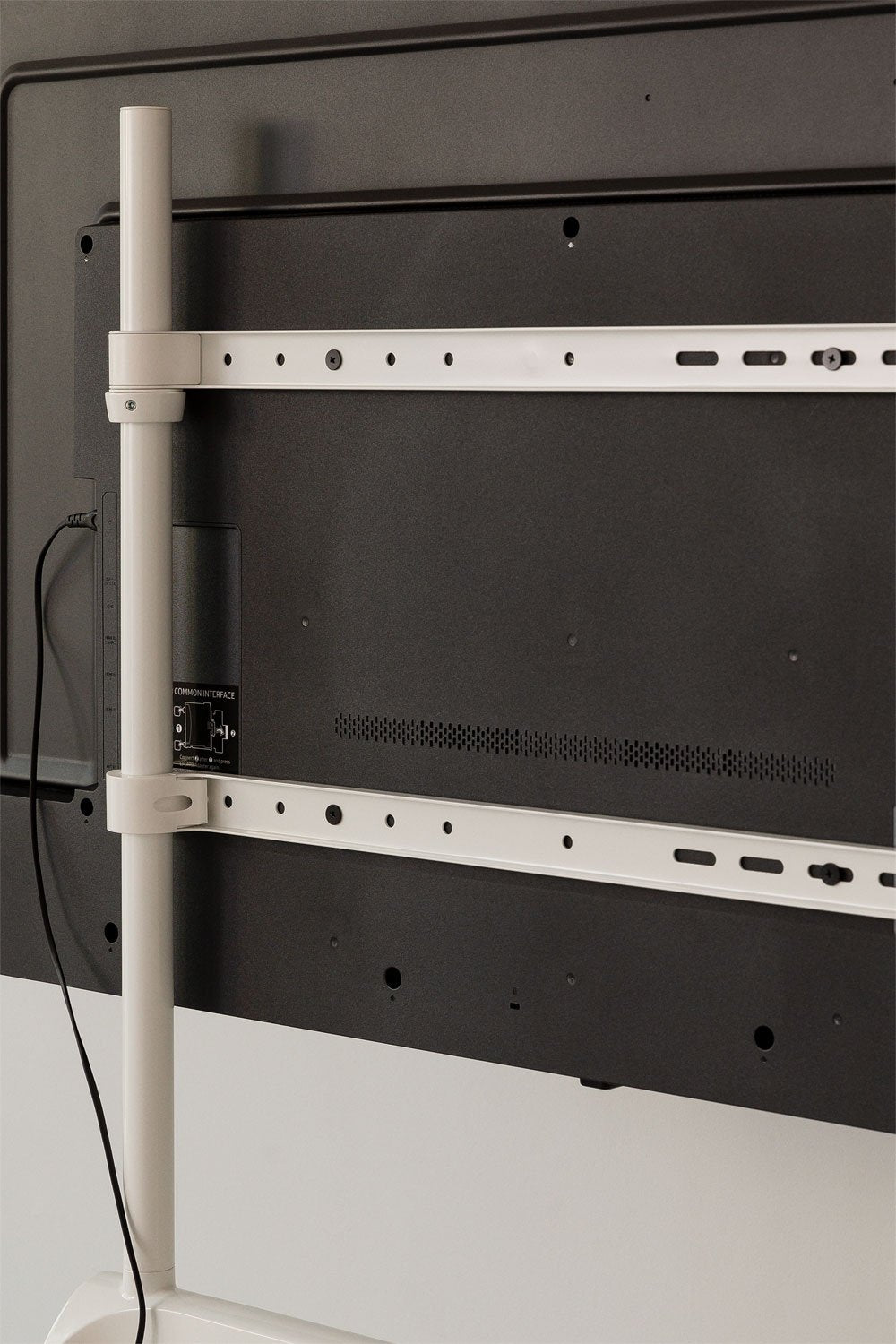 TV stovas FKISAREI metalinis