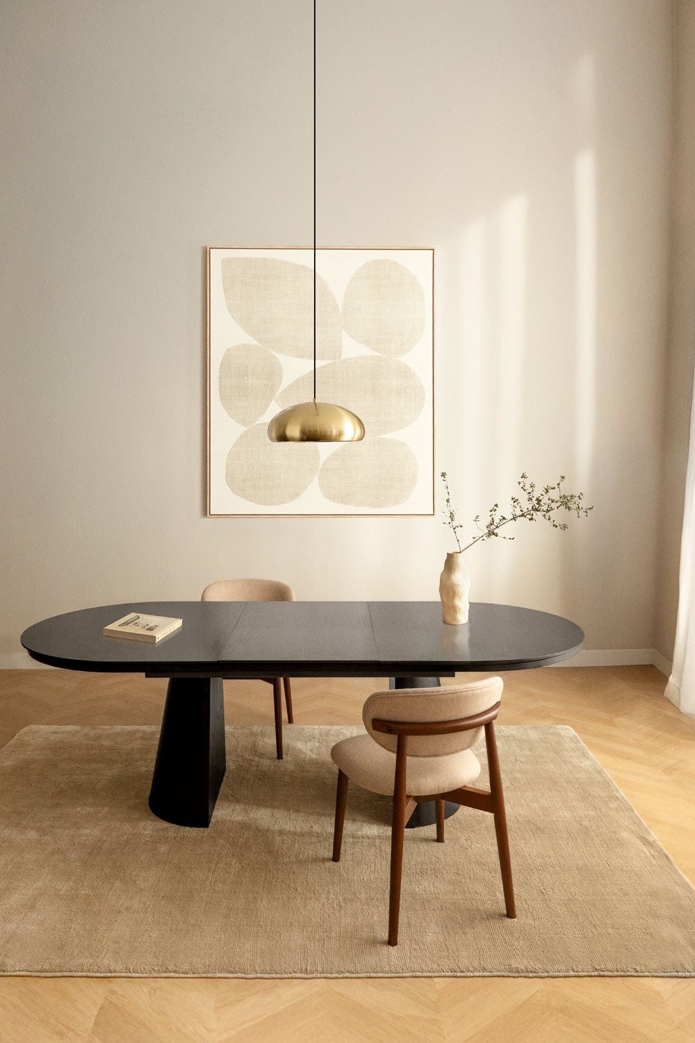 Stalas MONTANA, ovalus 180–240×105 cm, juoda