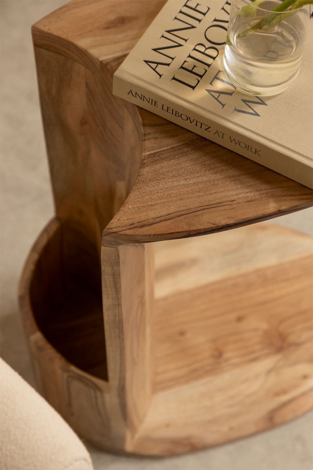 Staliukas kavos KKUSIA, mediena