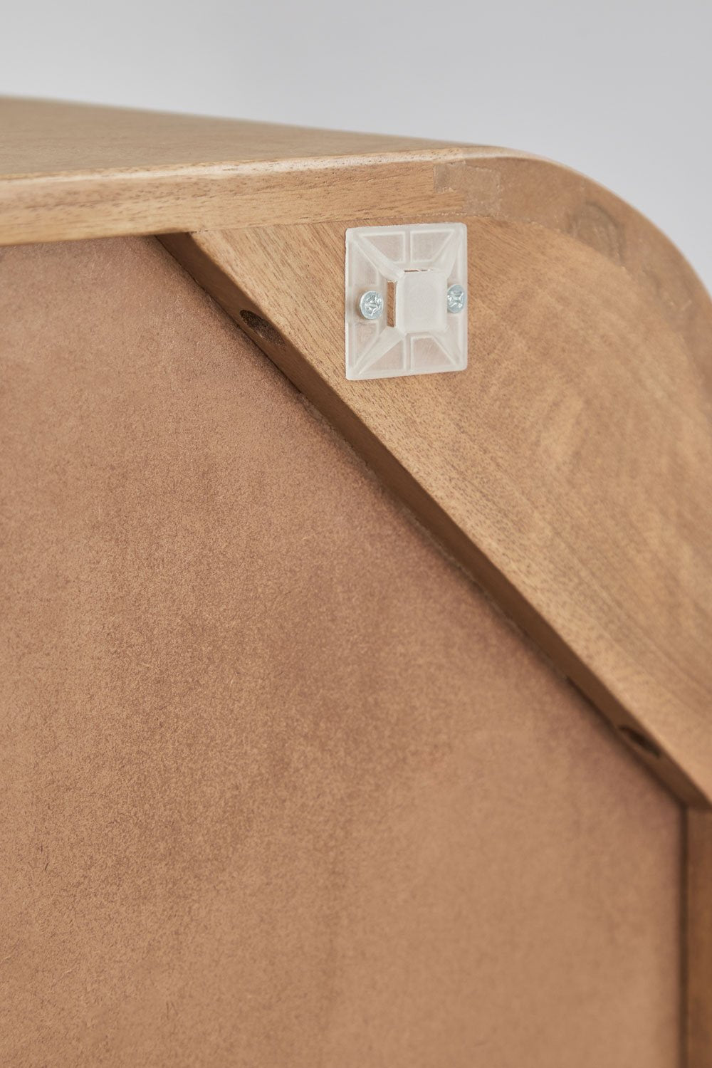 AGATHE spinta prie sienos su keturiomis natūralios medienos durimis | namuideja.lt | keturių durų spinta