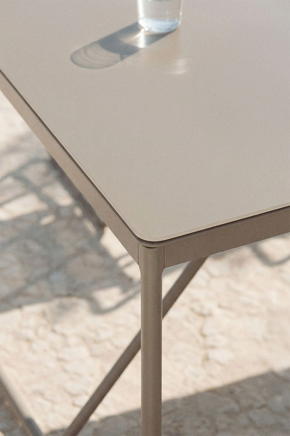 Outdoor table ALUNAS, mocha brown, 185x85 cm