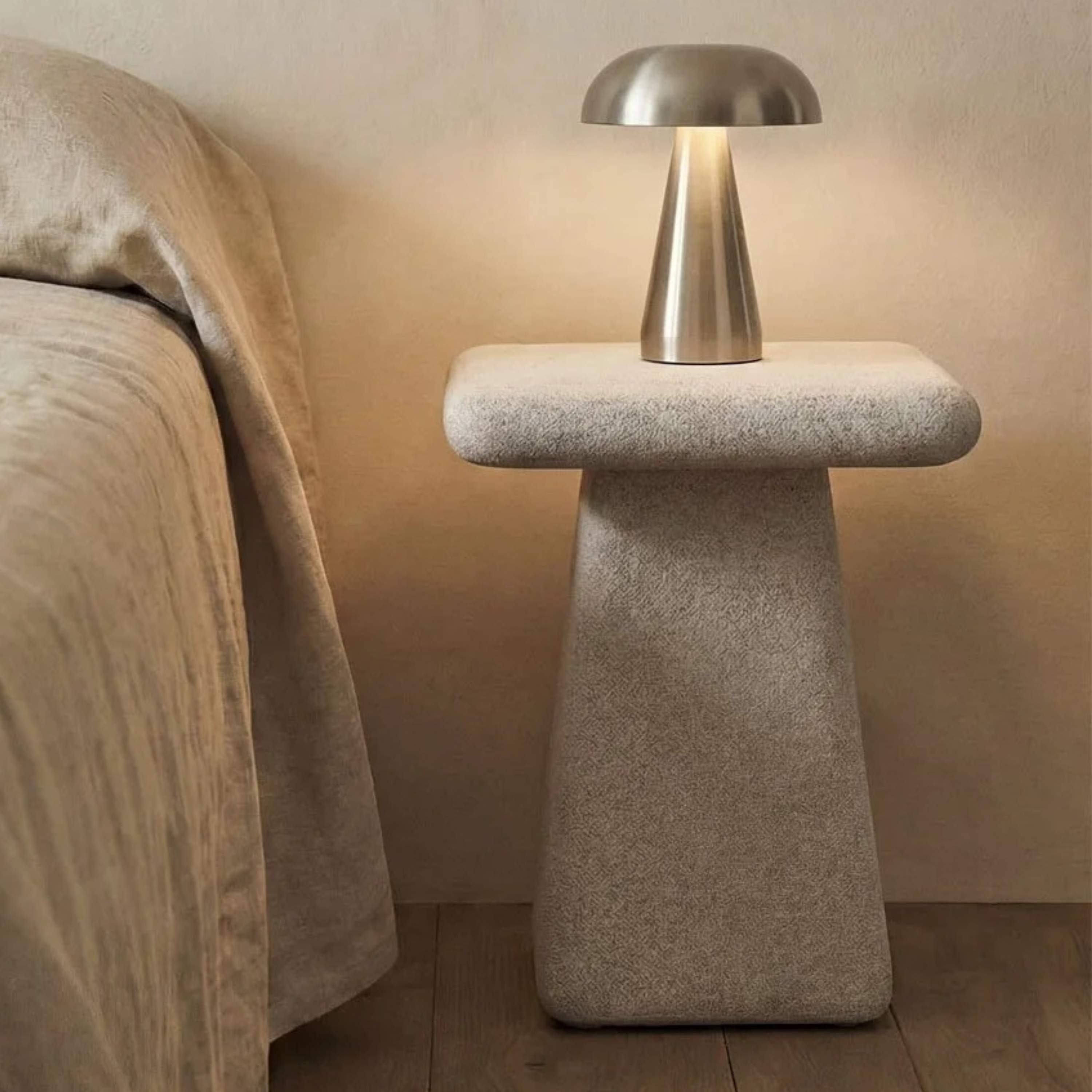 Naktinis staliukas NOROORA 45x45 cm, cementas