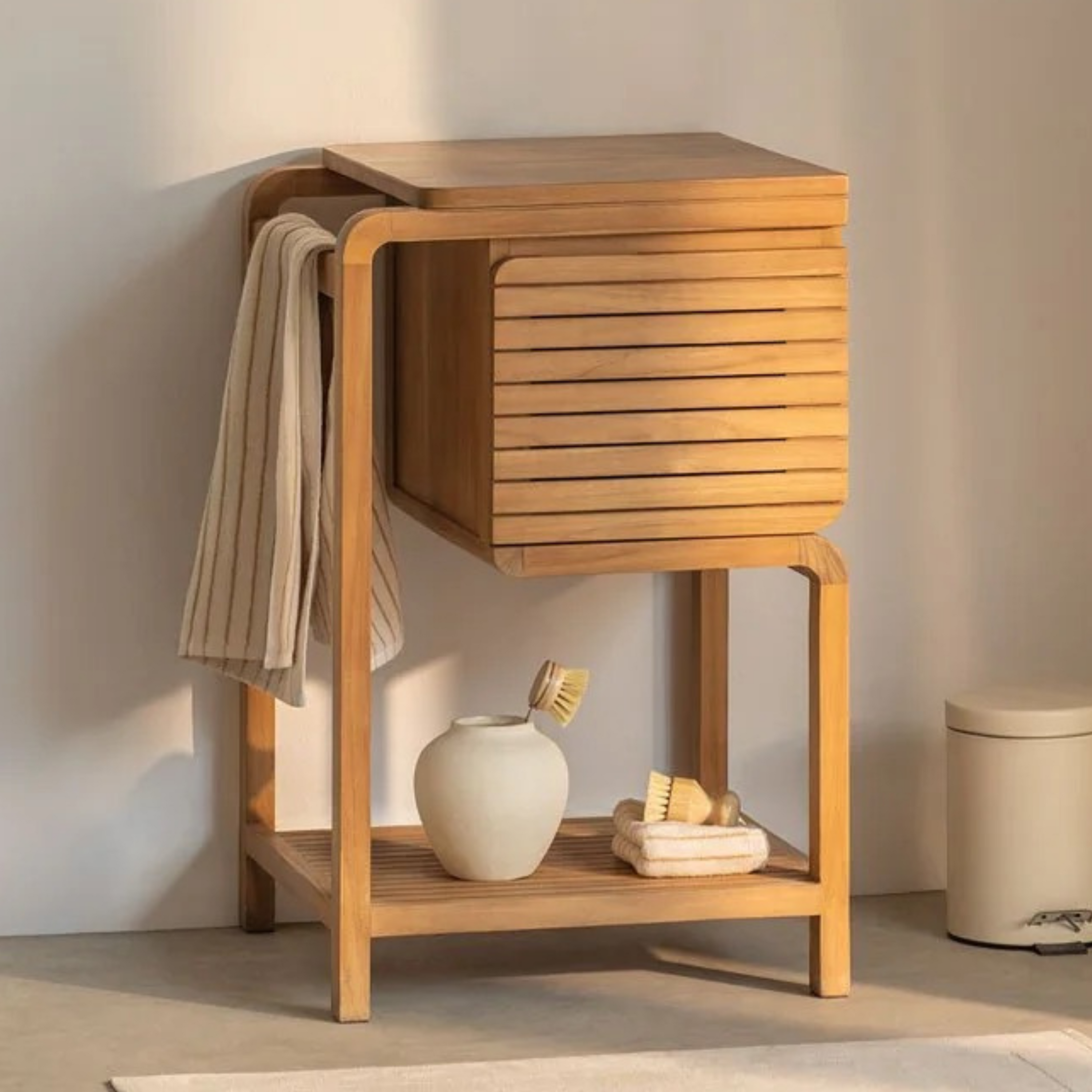 Vonios spintelė VEROERO, tikmedis