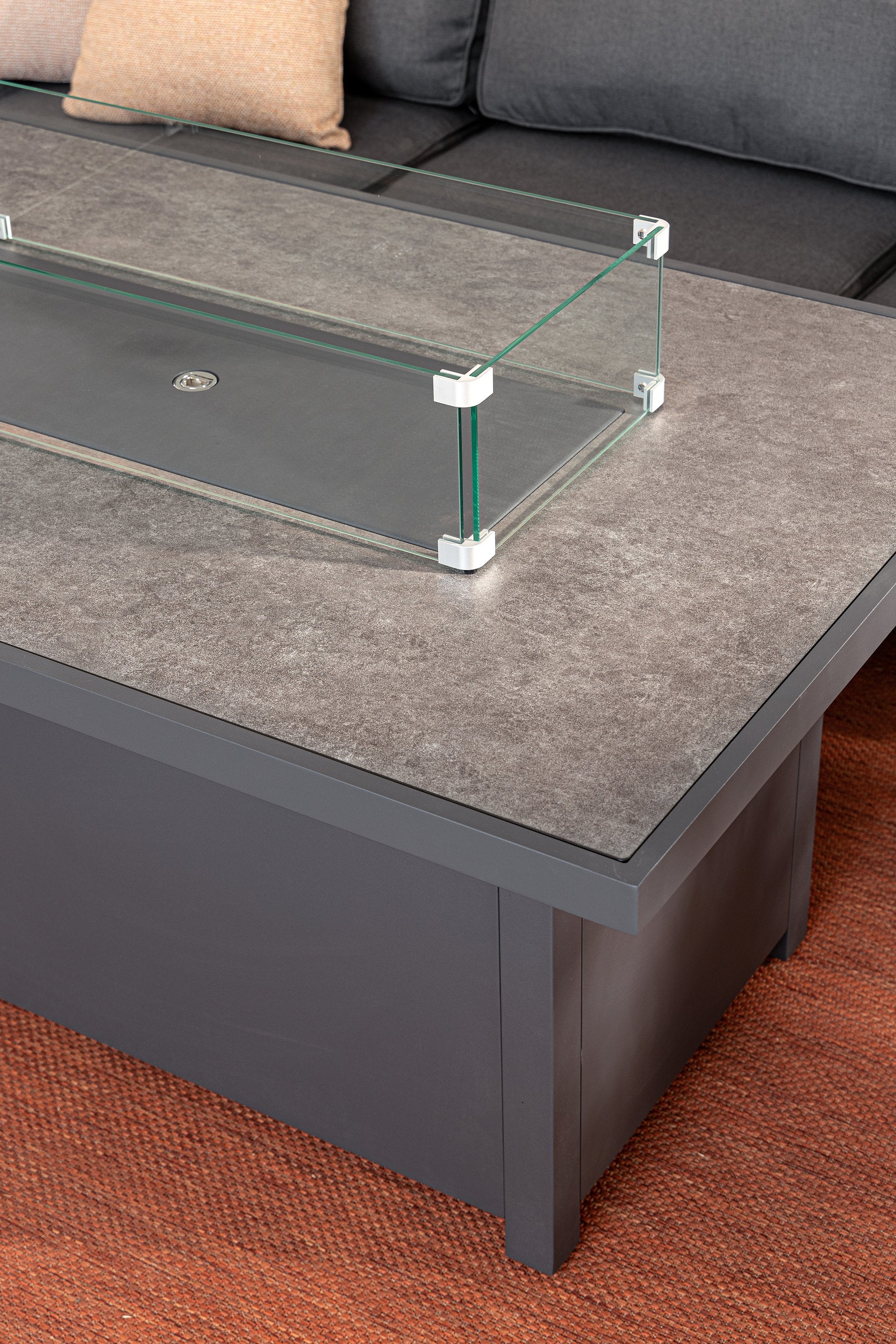 Lauko baldų kampinis komplektas HENDRIX CHARCOAL, su židiniu