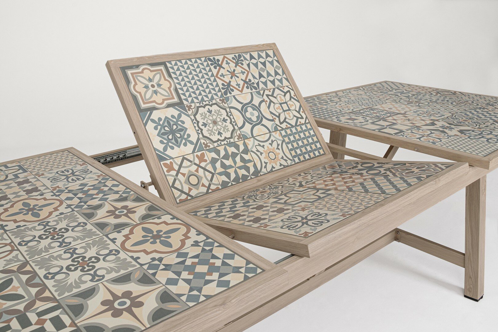 Extendable dining table KALIMERA, wood effect