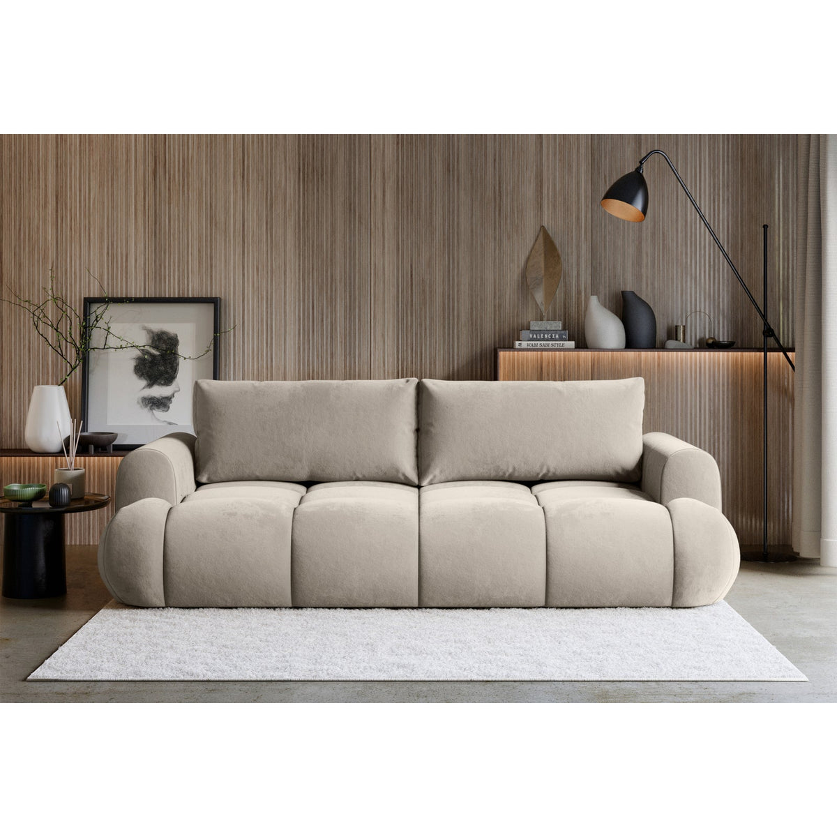 Sofa-lova TARRA, smėlinė su šviestuvu šalia
