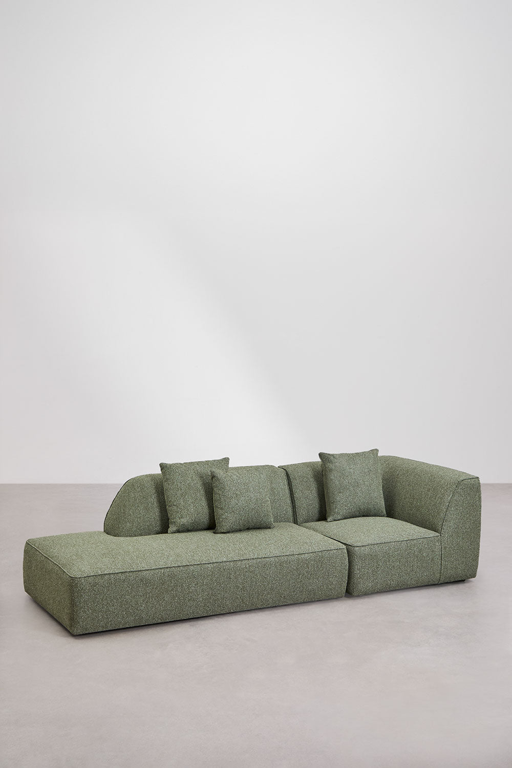Kampinė sofa KARDENA – artimas planas