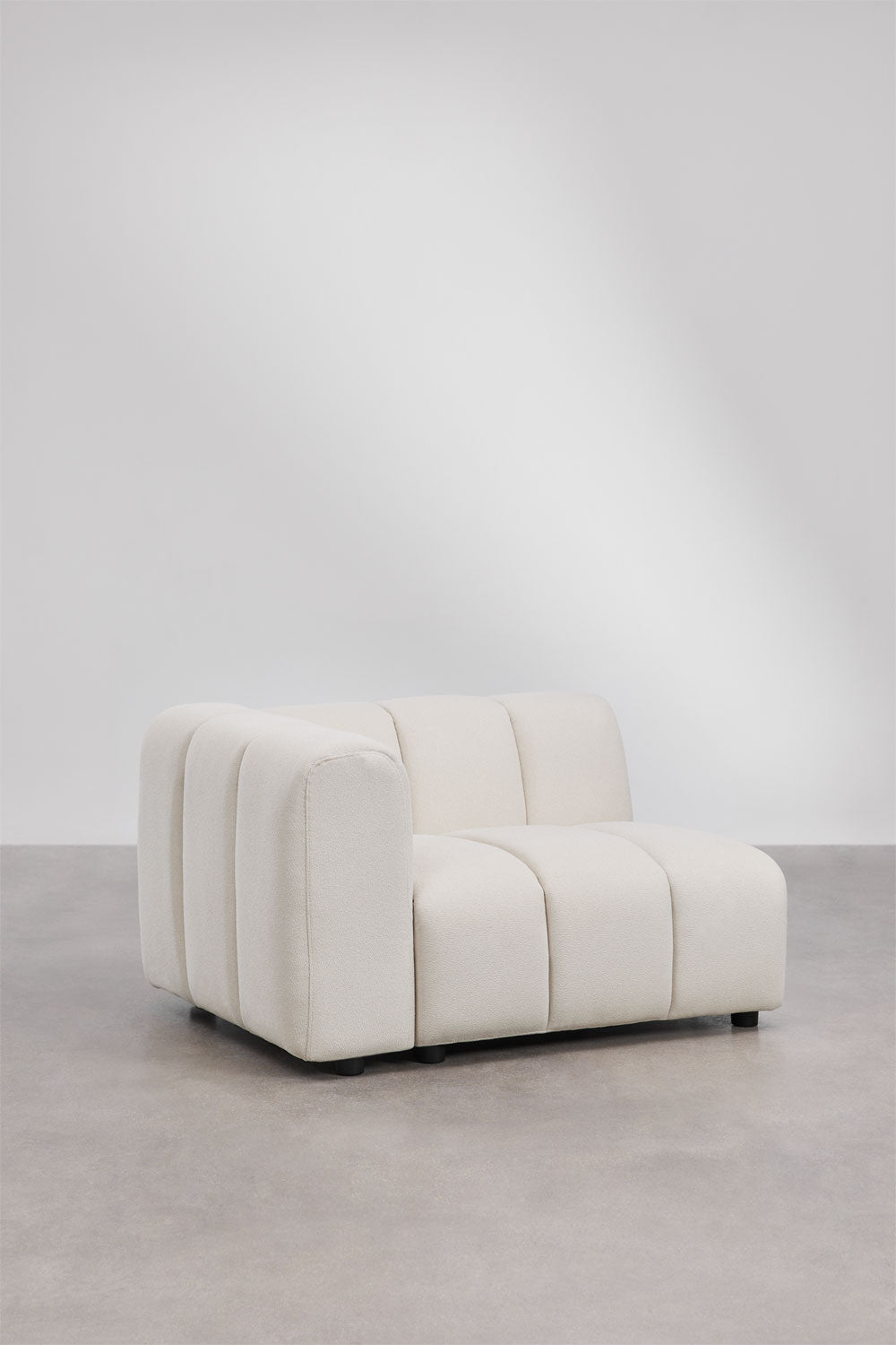 Kampinė sofa ELIOTA su pufu – kitu rakursu