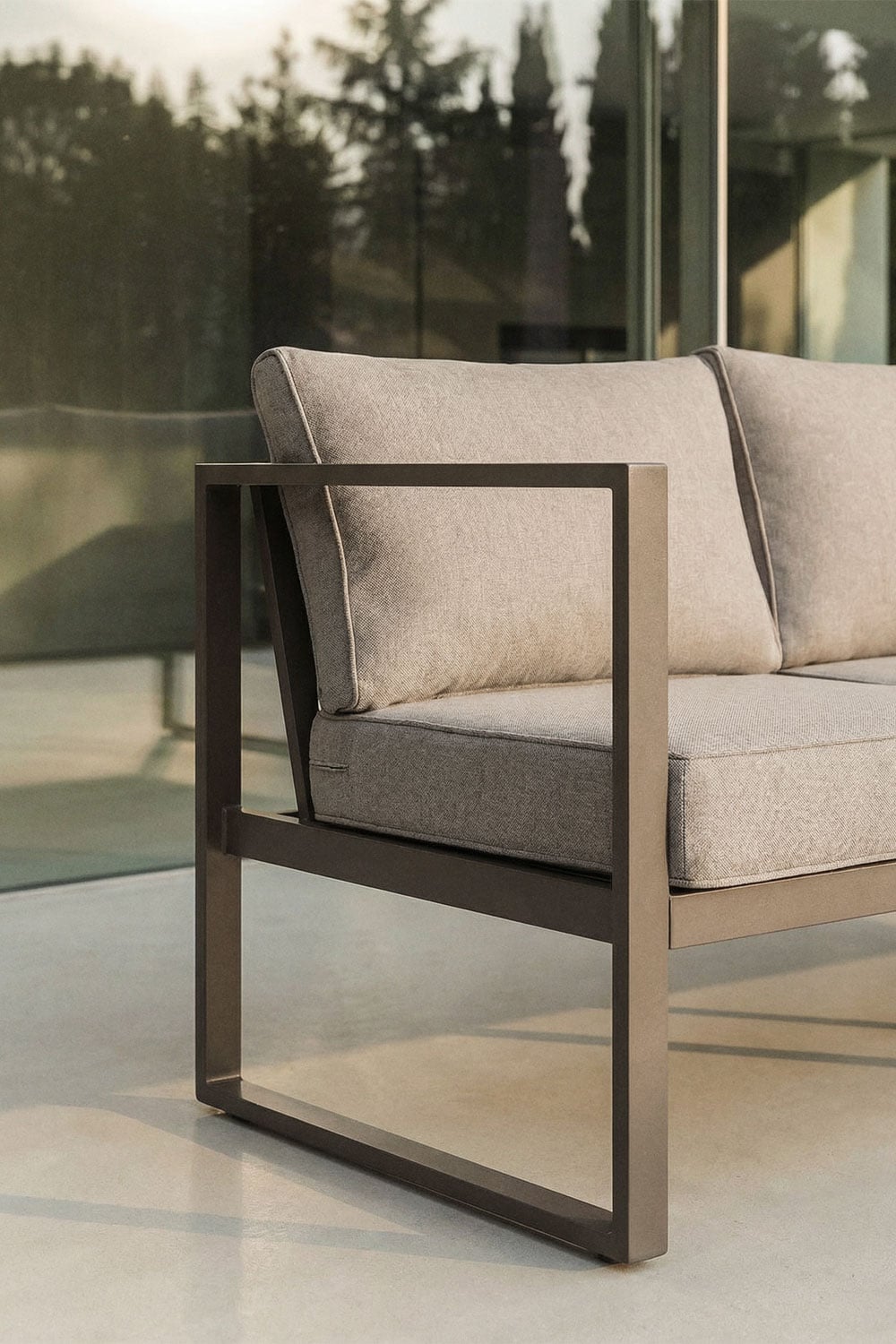 ALCANTO three-seater sofa, chocolate