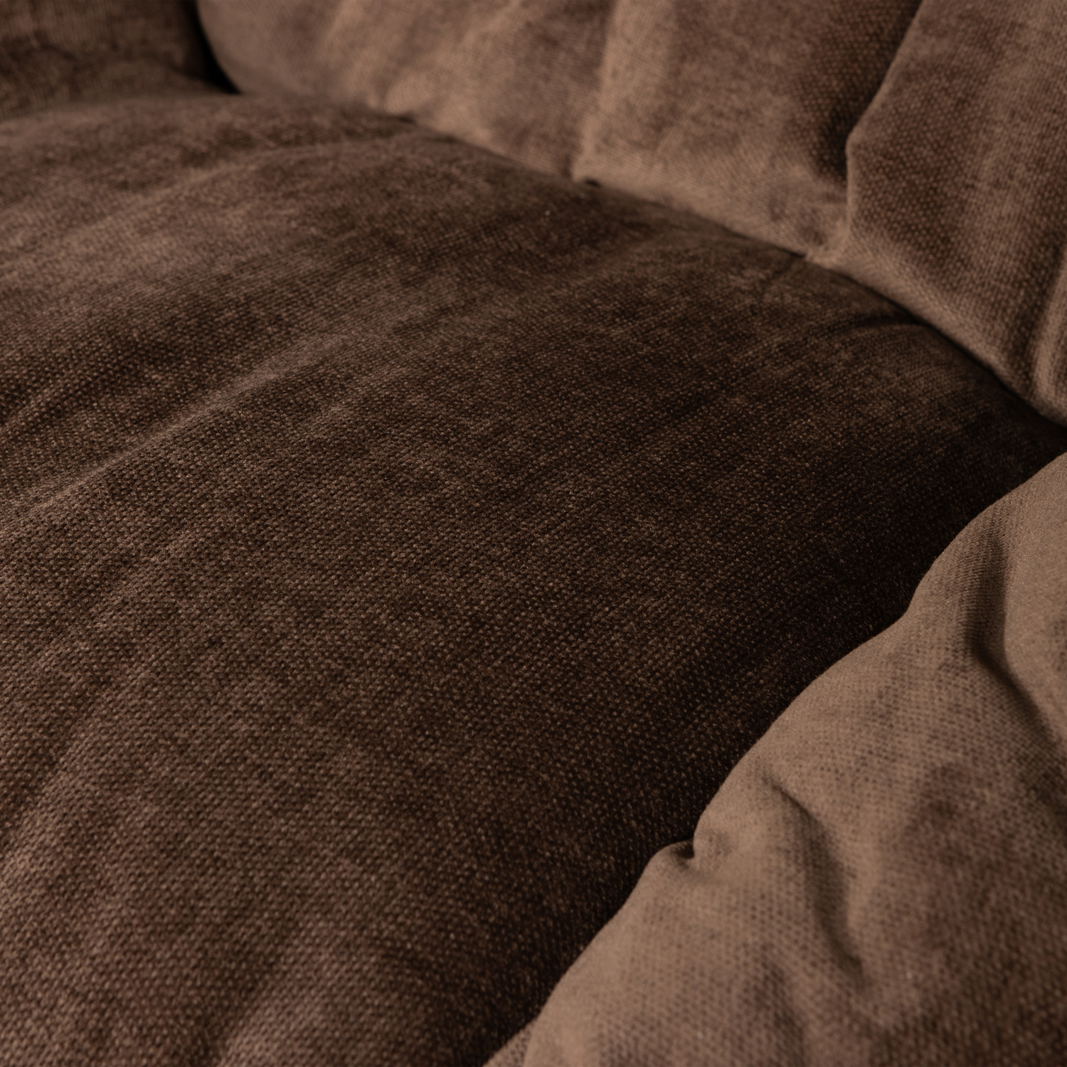 Fotelis YARO su pufu, smėlio chenille