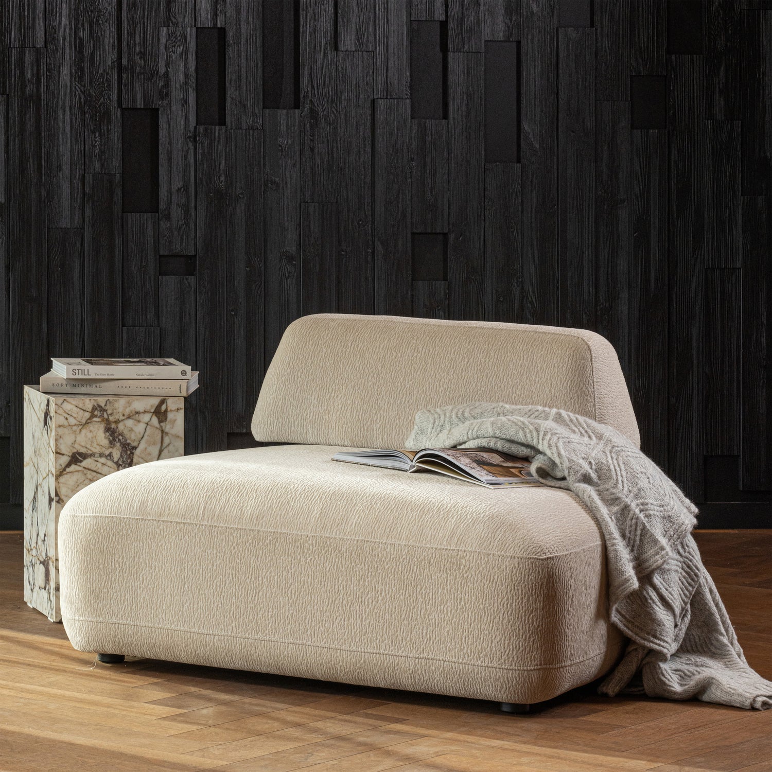 Fotelis STERCK su reguliuojama atrama, šviesaus smėlio spalvos