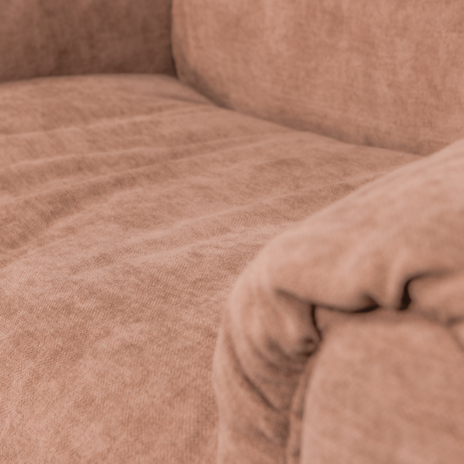 Fotelis BAGGY, austo šenilo audinys, sena rožinė spalva