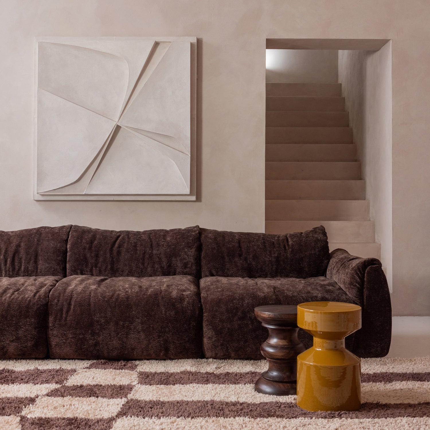 3-vietė sofa BAGGY, 3D šenilo audinys, tamsiai ruda spalva