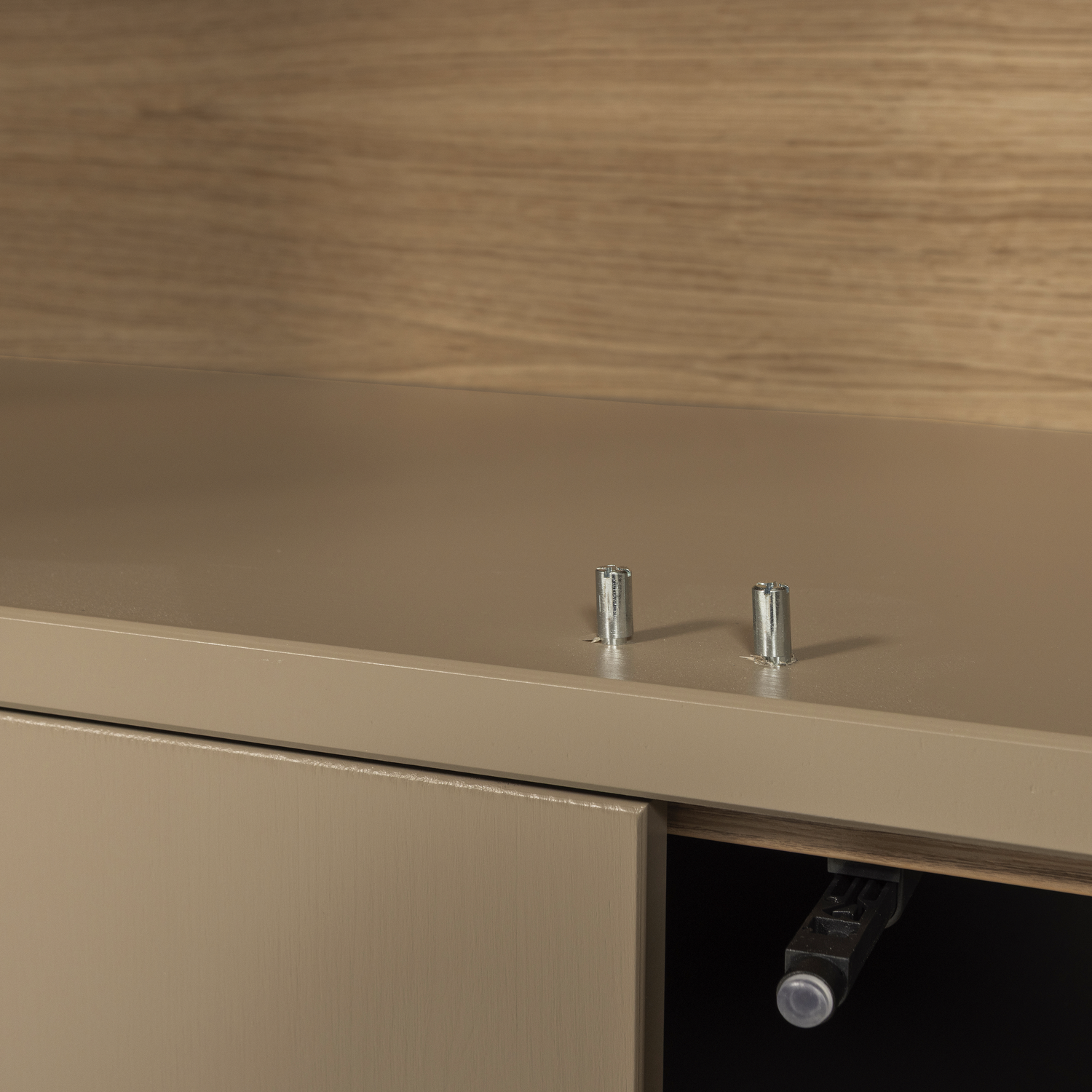 Vitrininė spintelė CASA, pušies mediena, molio/purvo spalva