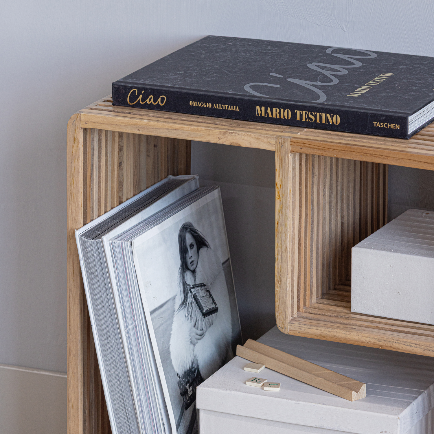 Šoninis staliukas JASMIJN, perdirbtas tikmedis, natūralus