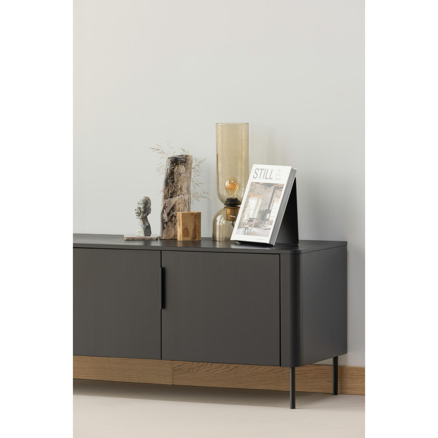 TV spintelė GUNNAR, pušis, matinė juoda