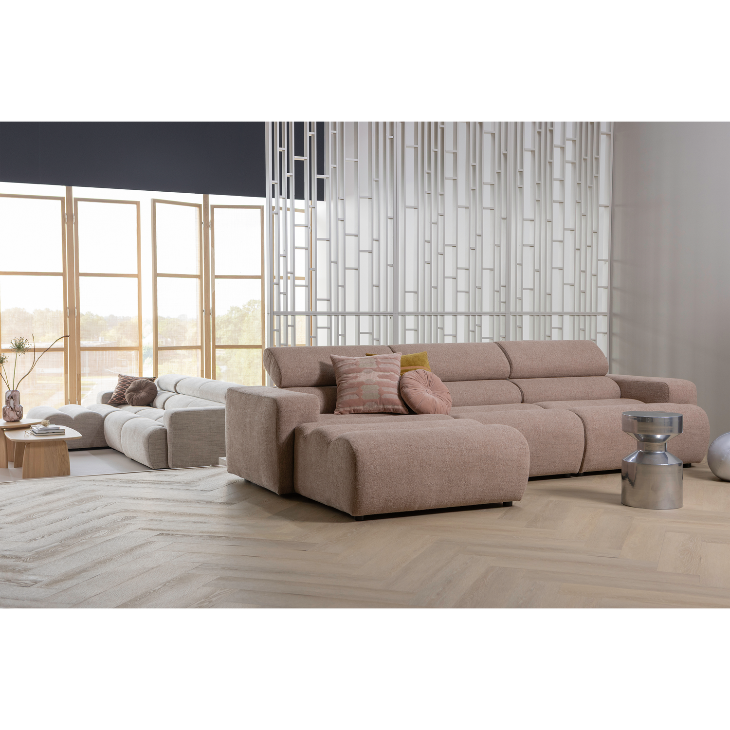 Šezlongo sofa NOVI, kairė pusė, buklė, pilkai rusva spalva