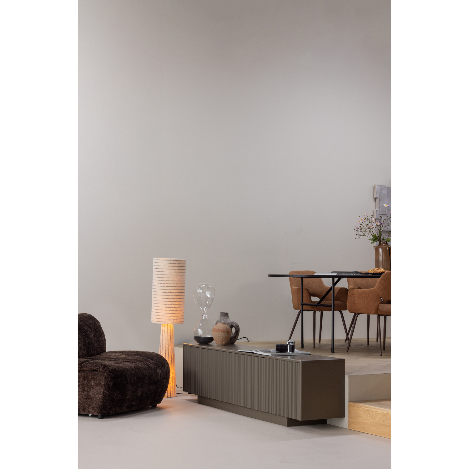 TV staliukas NOVA, pušis, ruda