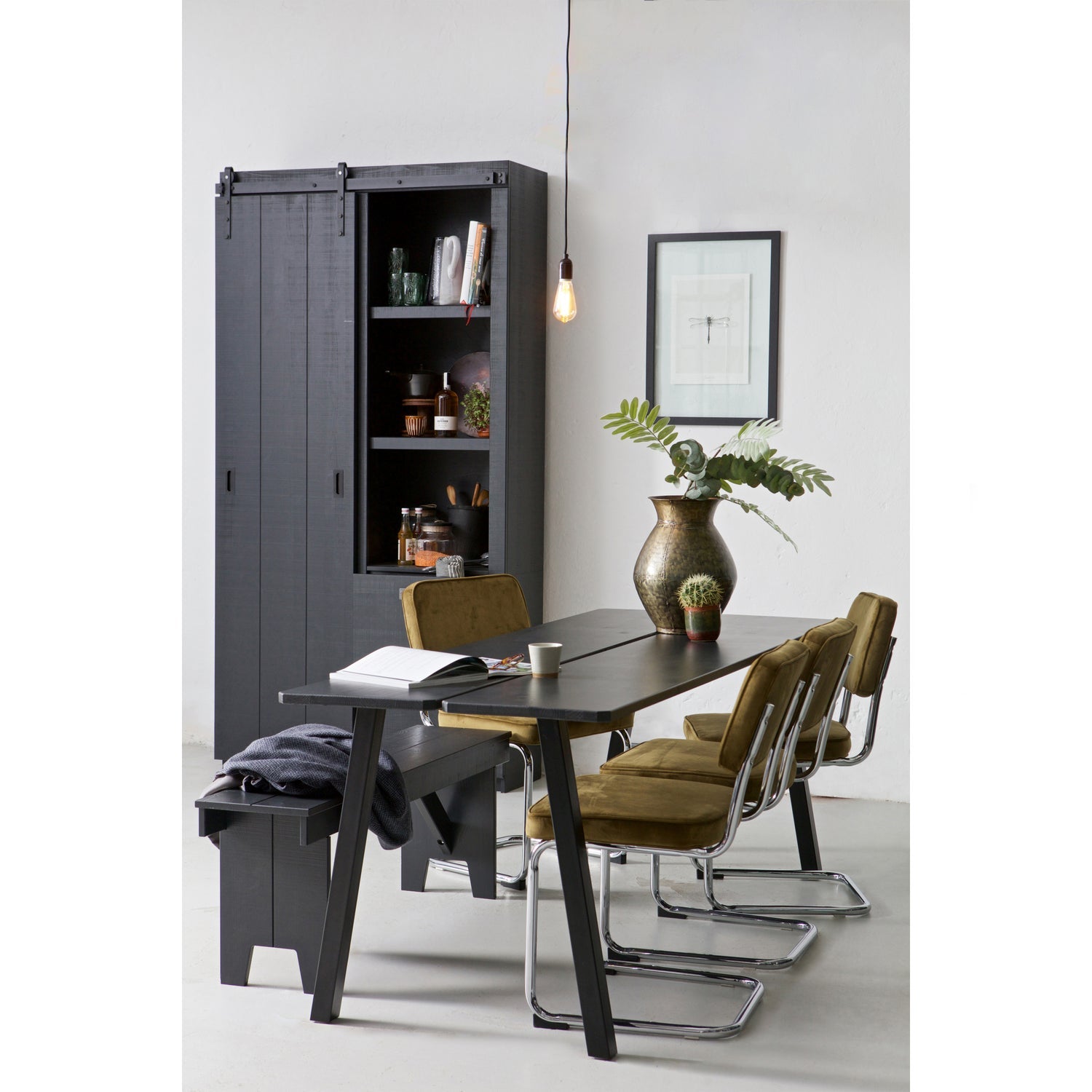SLIDE BARN CABINET ROUGH SAWN PINE BLACK [fsc]