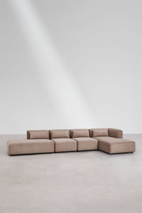 Kampinė sofa FOGLERA iš priekio, kupranugario šenilo