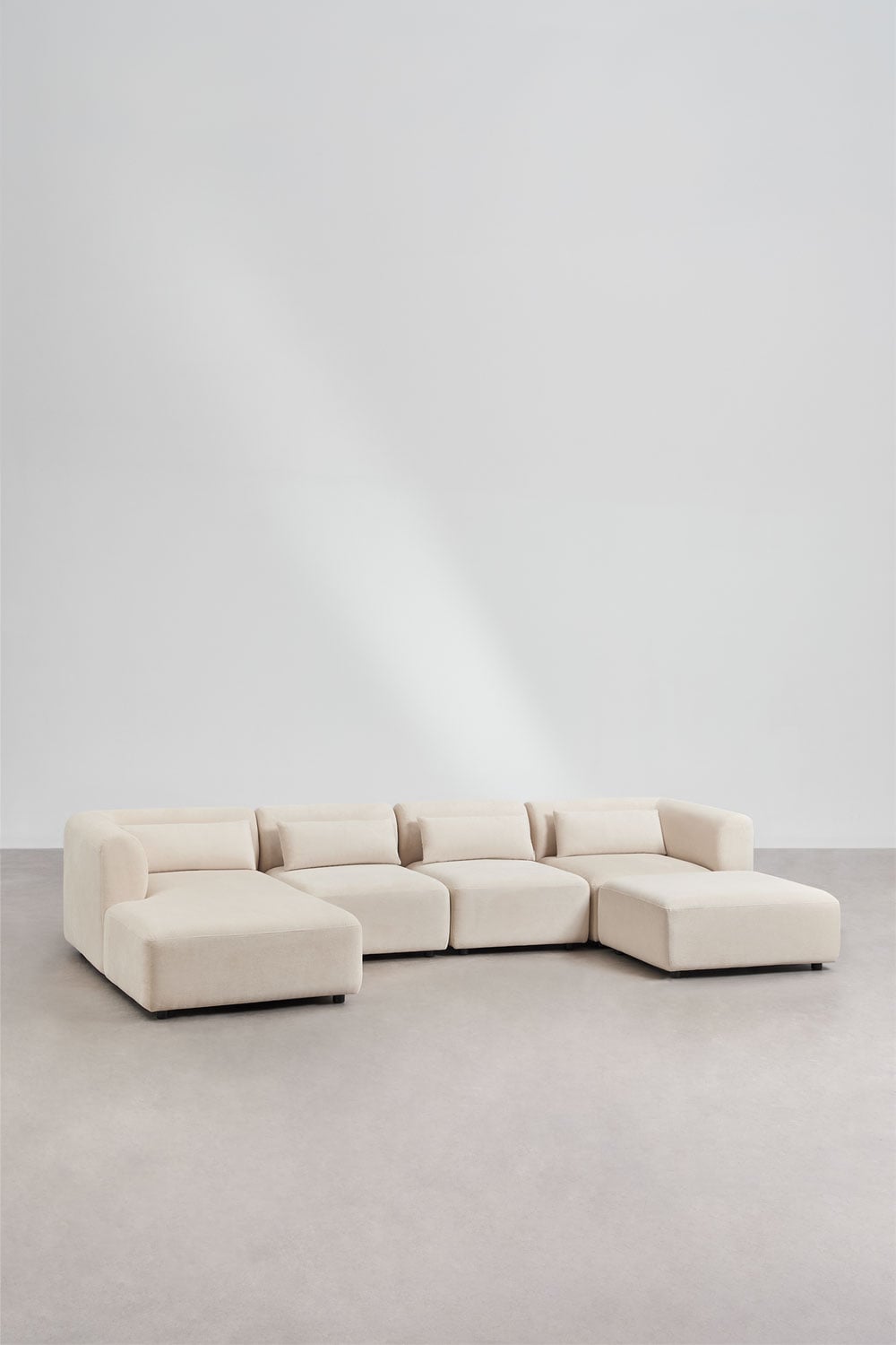 Sofa FOGLERA iš priekio, smėlio linas šenilo