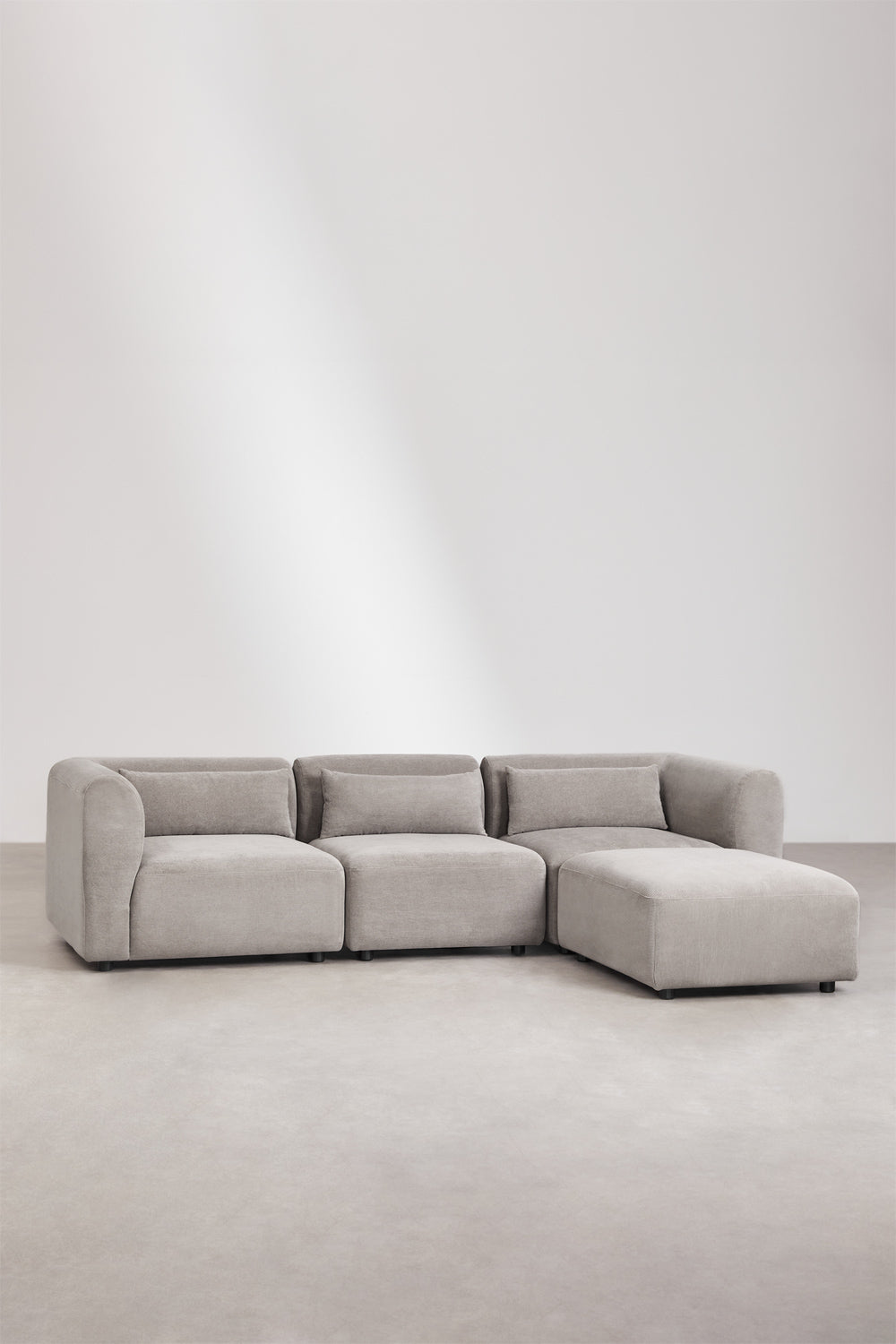 Modulinė sofa FOGLERA su pufu – artimas planas