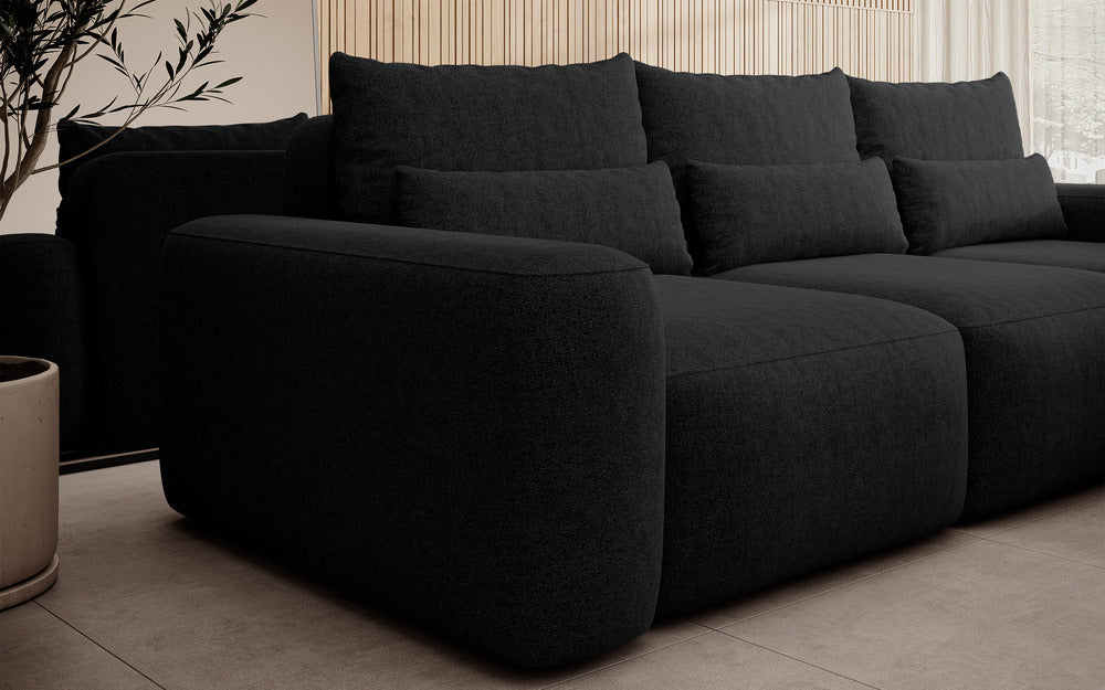 Kampinė sofa LIVA, juoda šenilas, su juosmens pagalvėmis