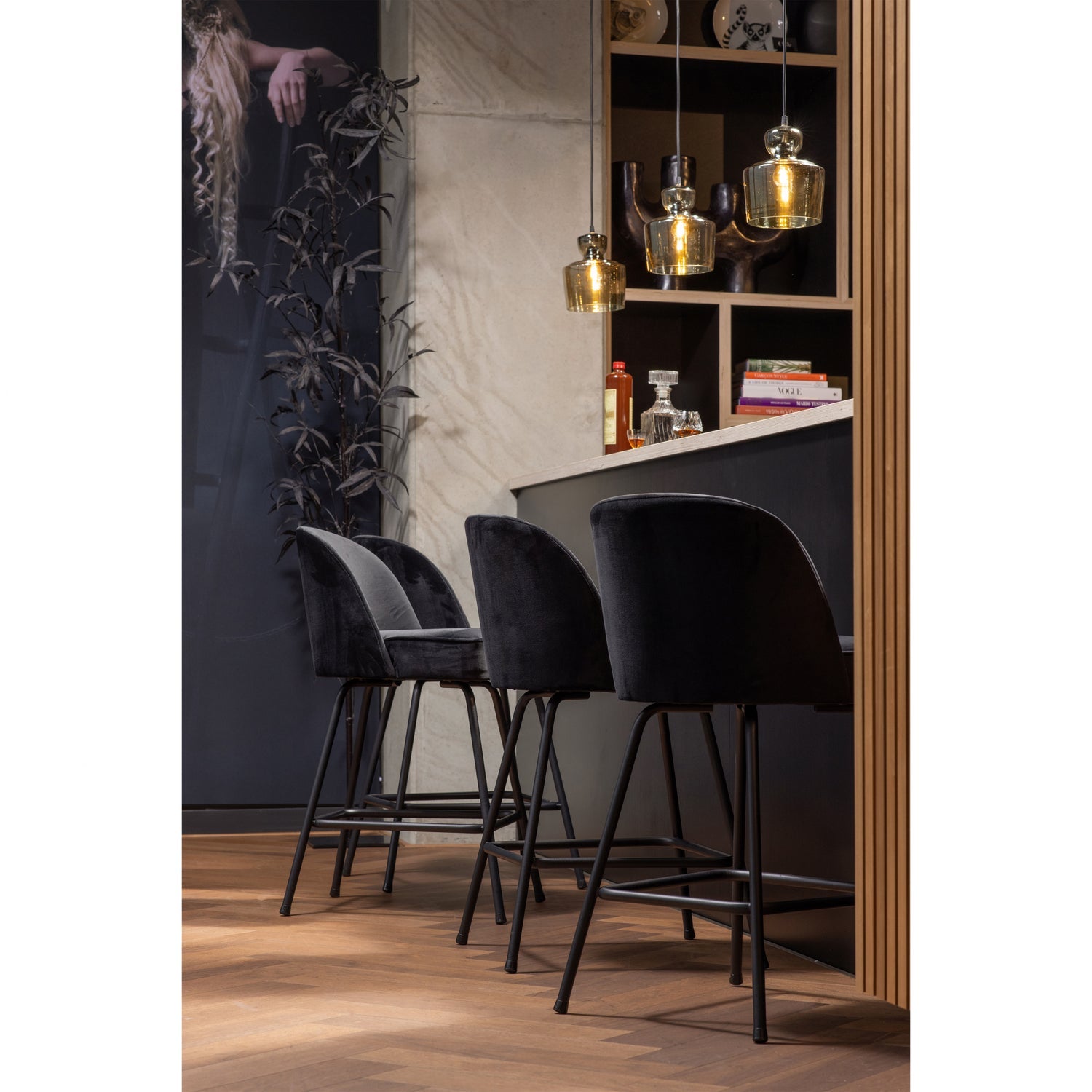 Baro kėdė VOGUE 65 cm. juodas veliūras