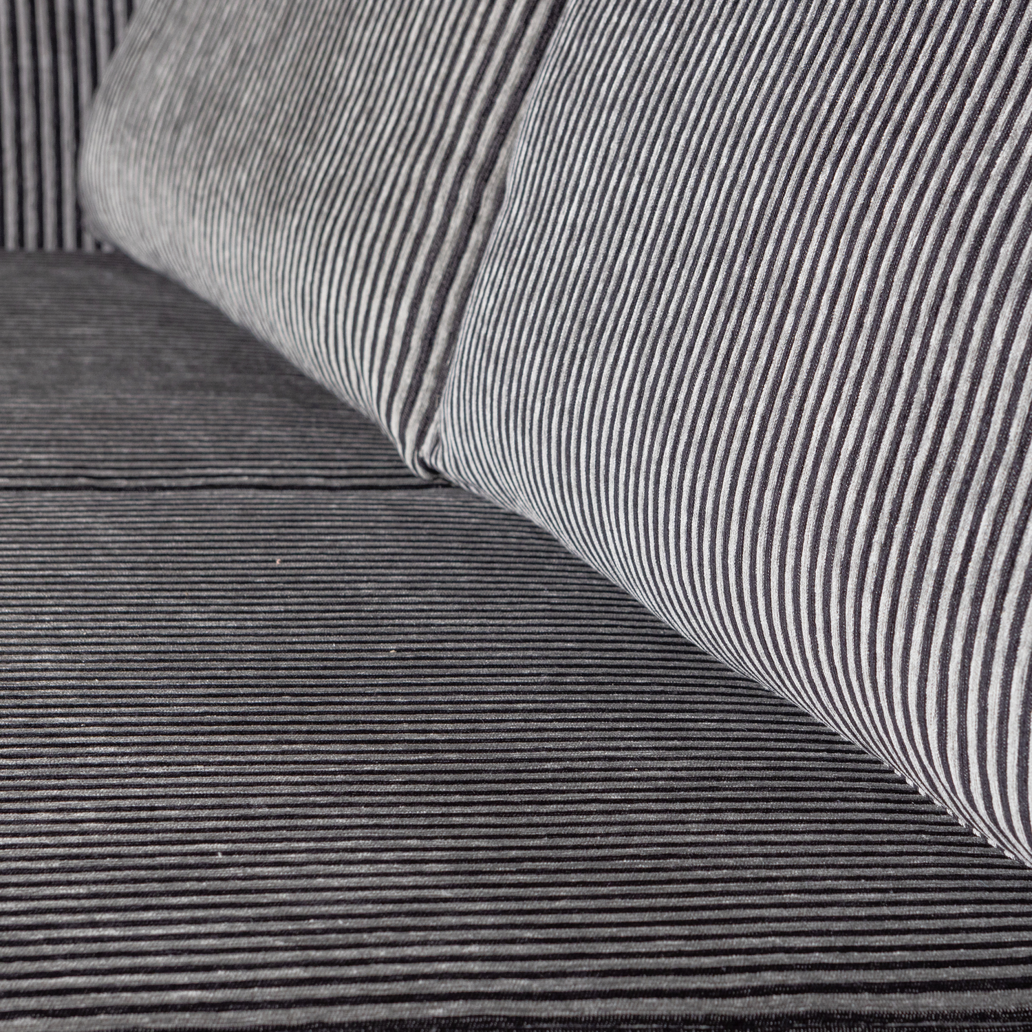 Sofa RODEO, 2,5 vietos, audinys, Stripe Black/Grey