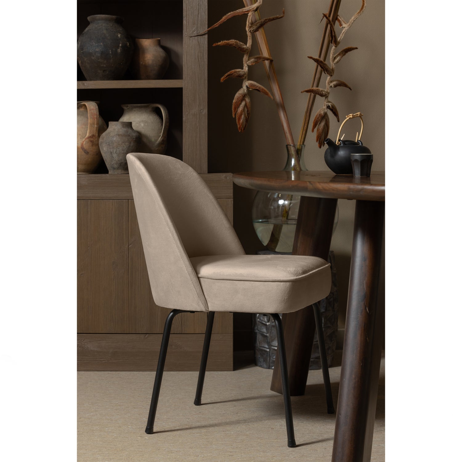 800816-K-01_SF_BP_Vogue_eetkamerstoel_fluweel_khaki_Roundly_eettafel_Yumi_kast