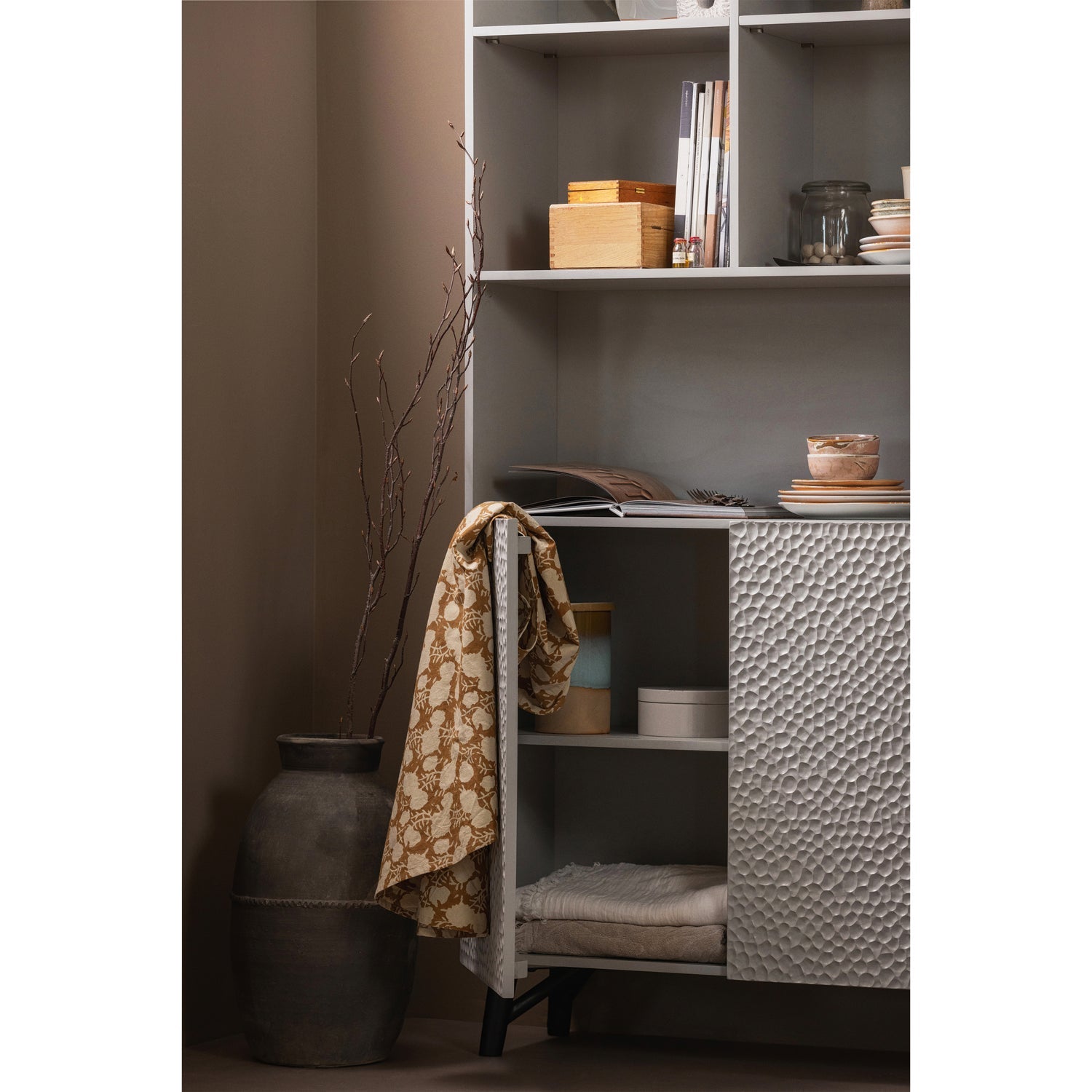 Spinta CARVED ORGANIC, 2 durys, miglos pilka