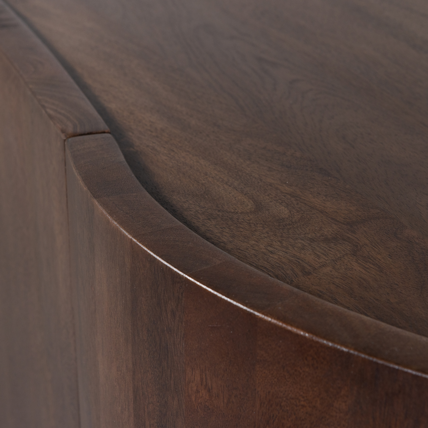 Komoda SENSE, tamsiai ruda