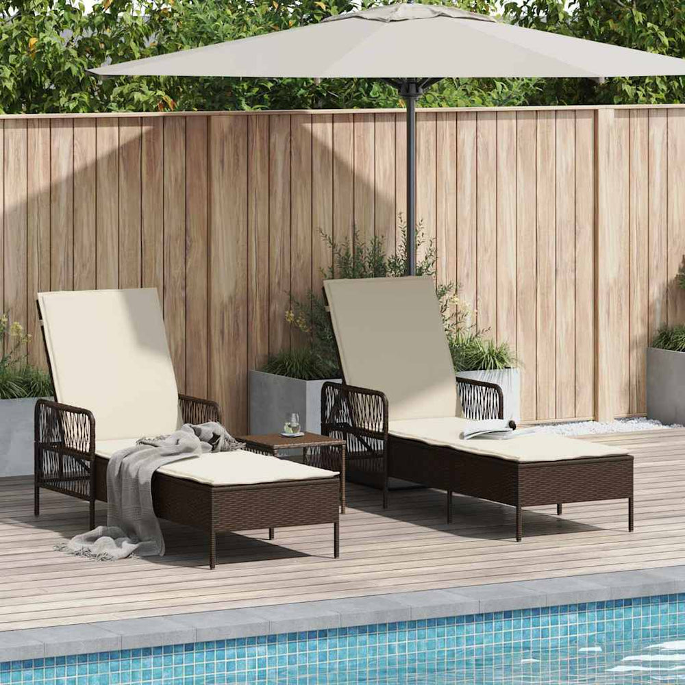 2 pcs. sun loungers with cushions and a table, brown, made of poly rattan.