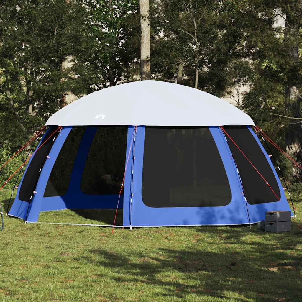 pool enclosure with removable flyscreens